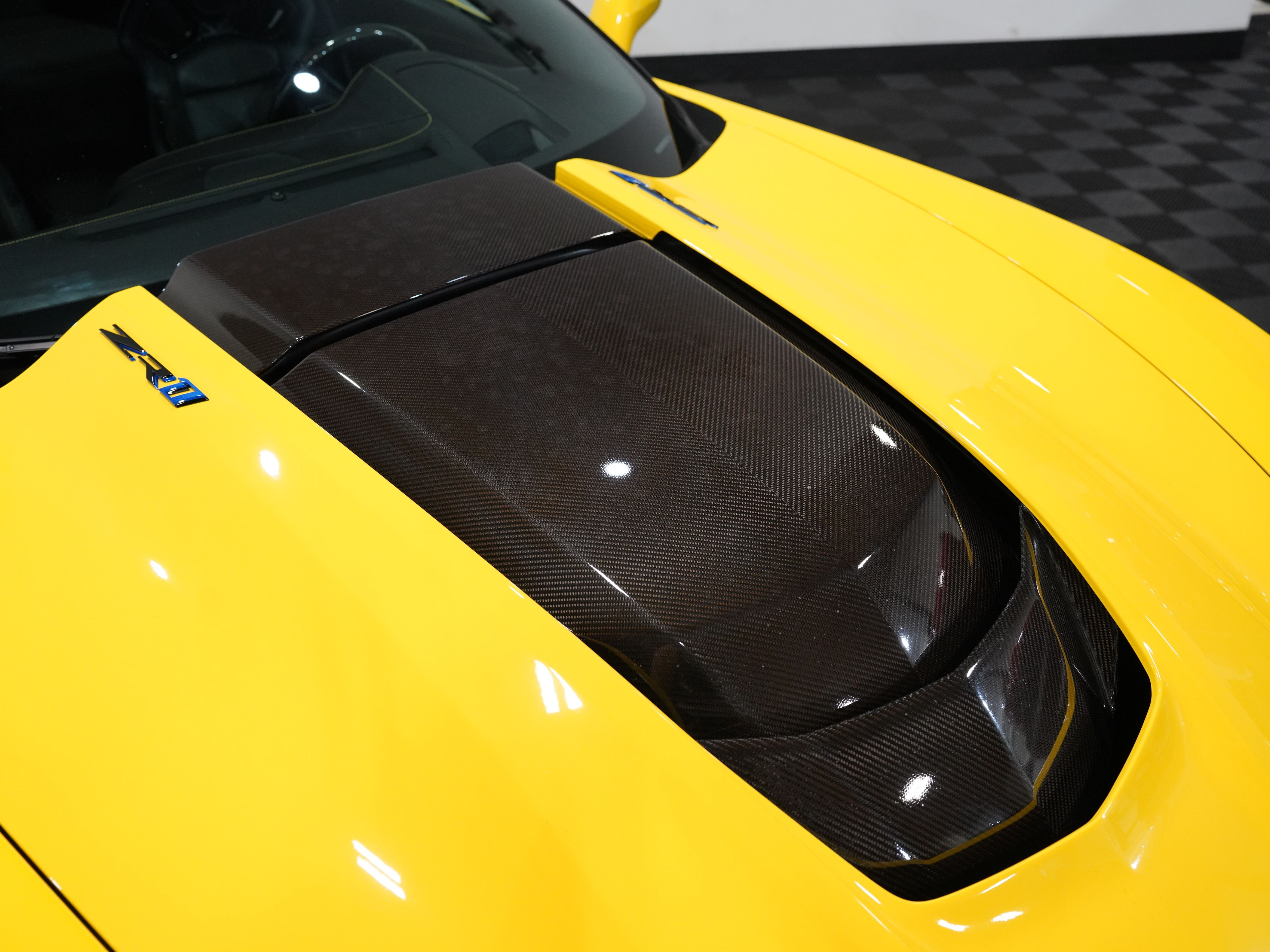 YELLOW, 2019 CHEVROLET CORVETTE Image 13