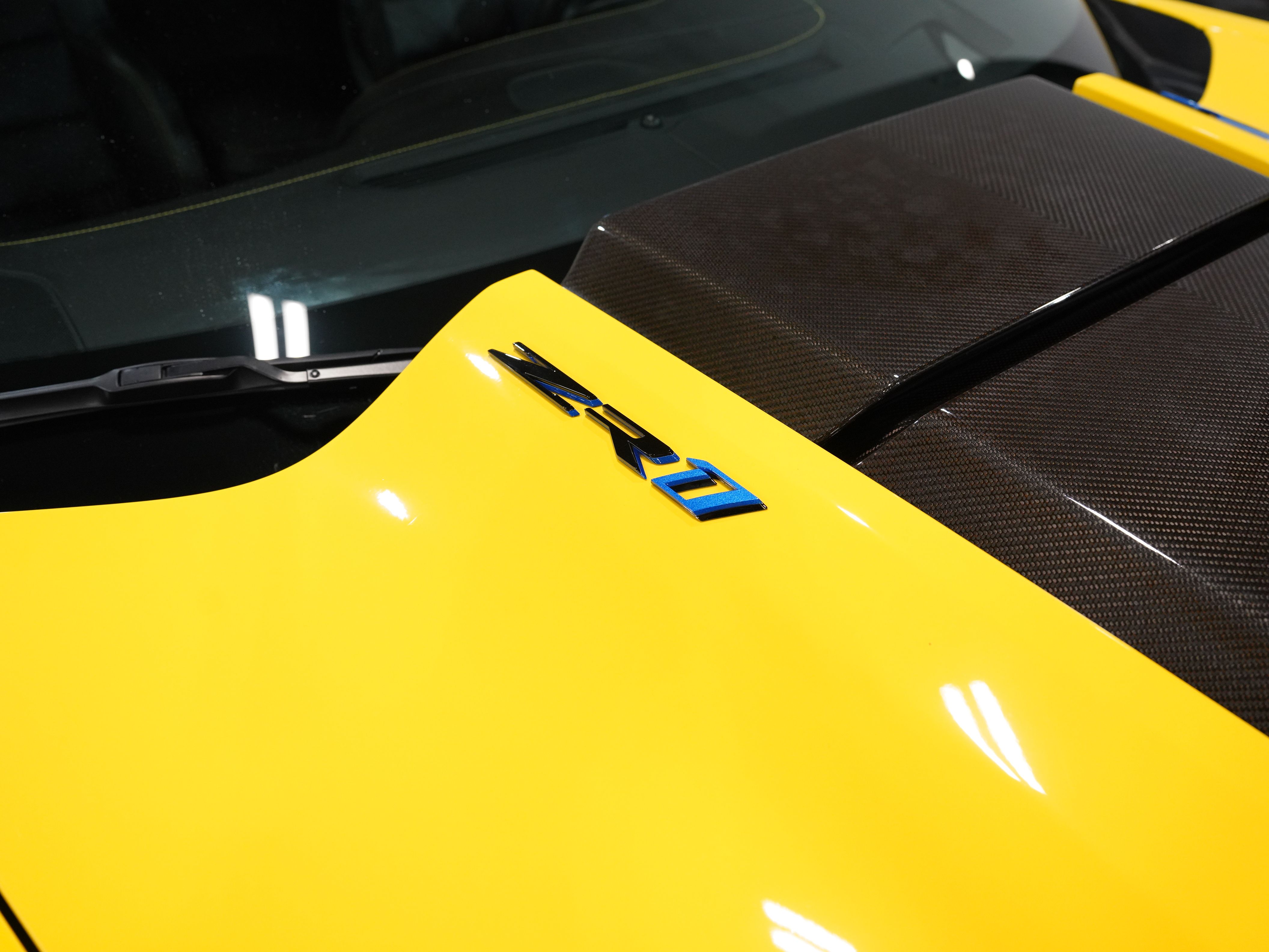 YELLOW, 2019 CHEVROLET CORVETTE Image 14