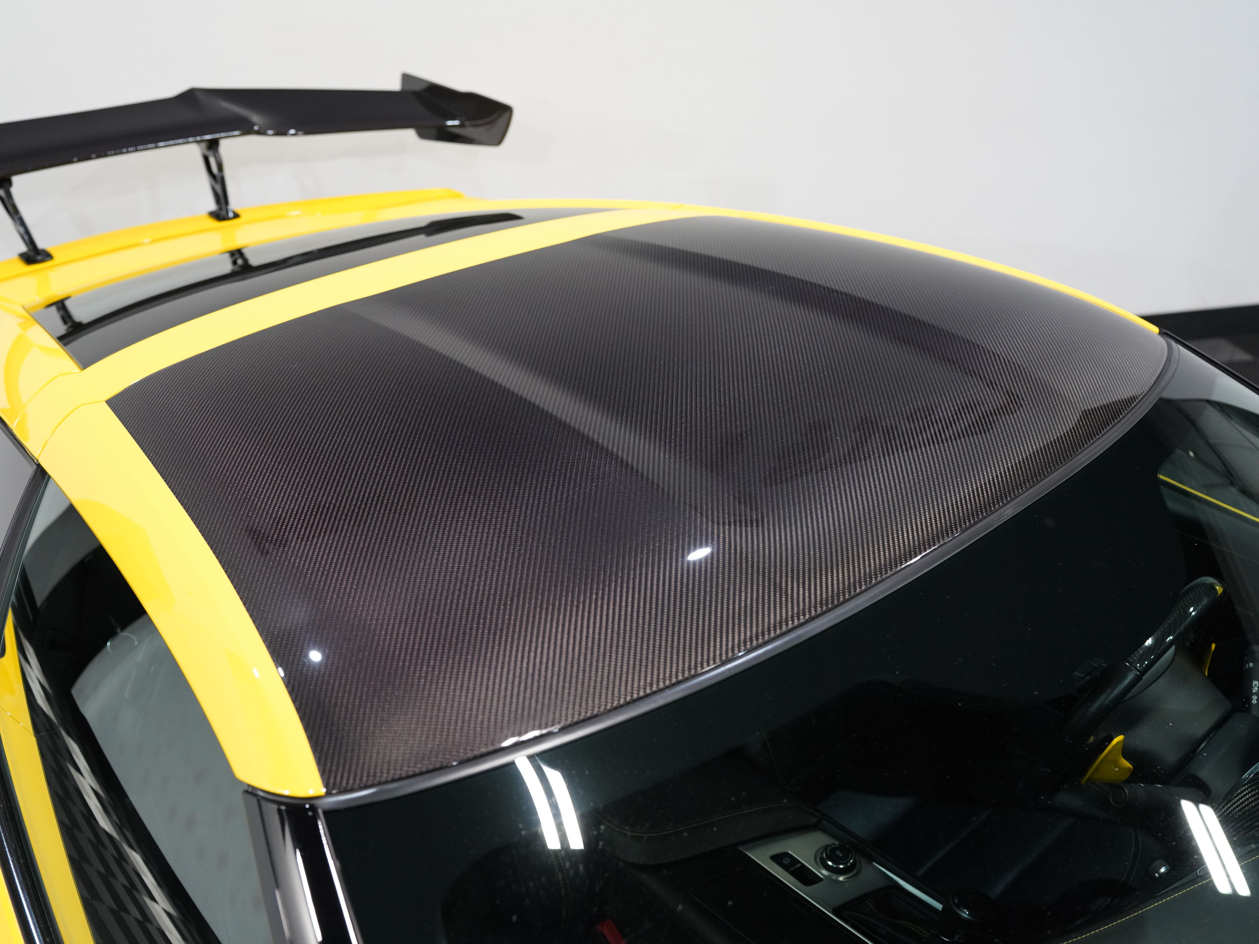 YELLOW, 2019 CHEVROLET CORVETTE Image 17