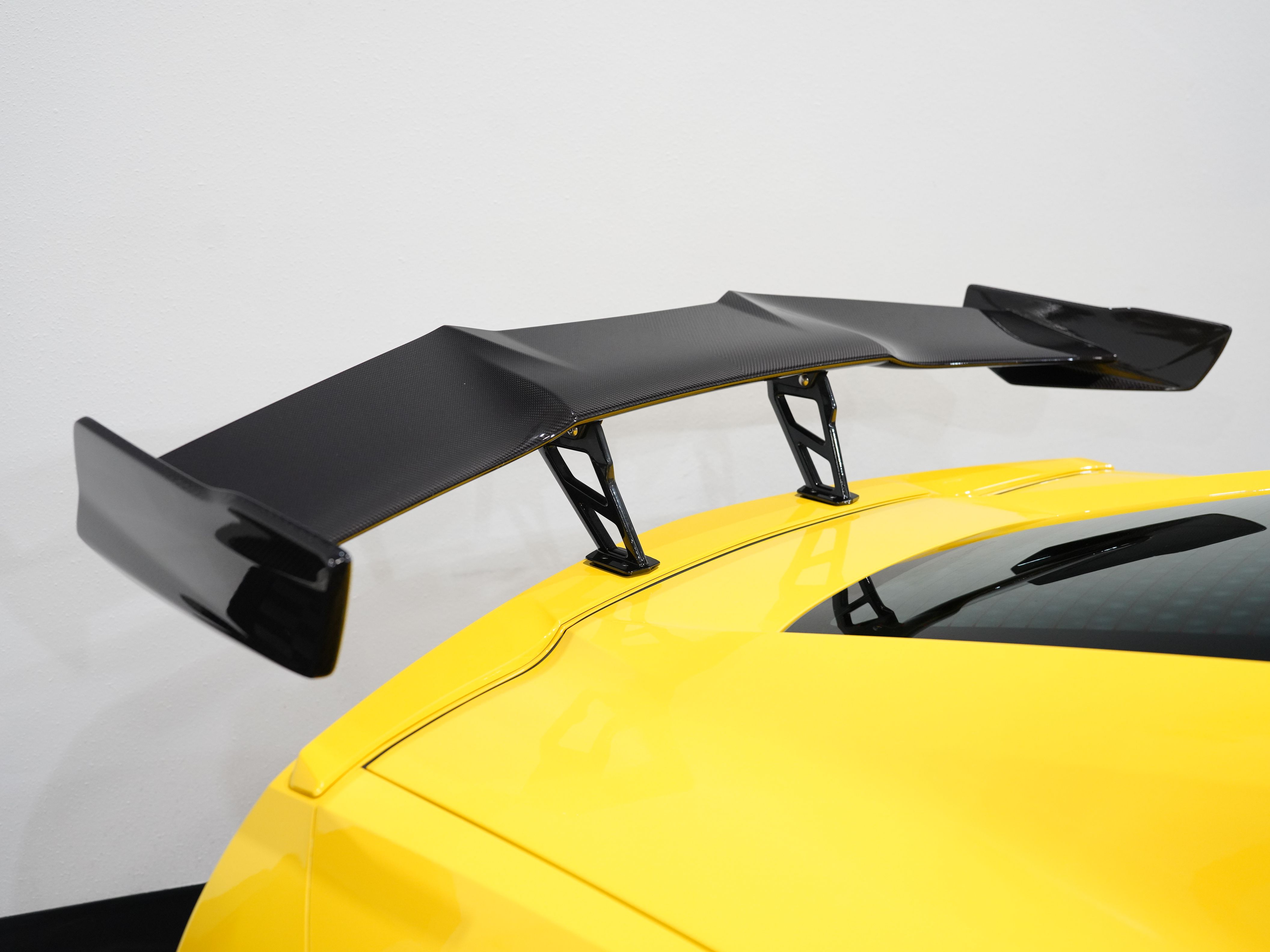 YELLOW, 2019 CHEVROLET CORVETTE Image 20