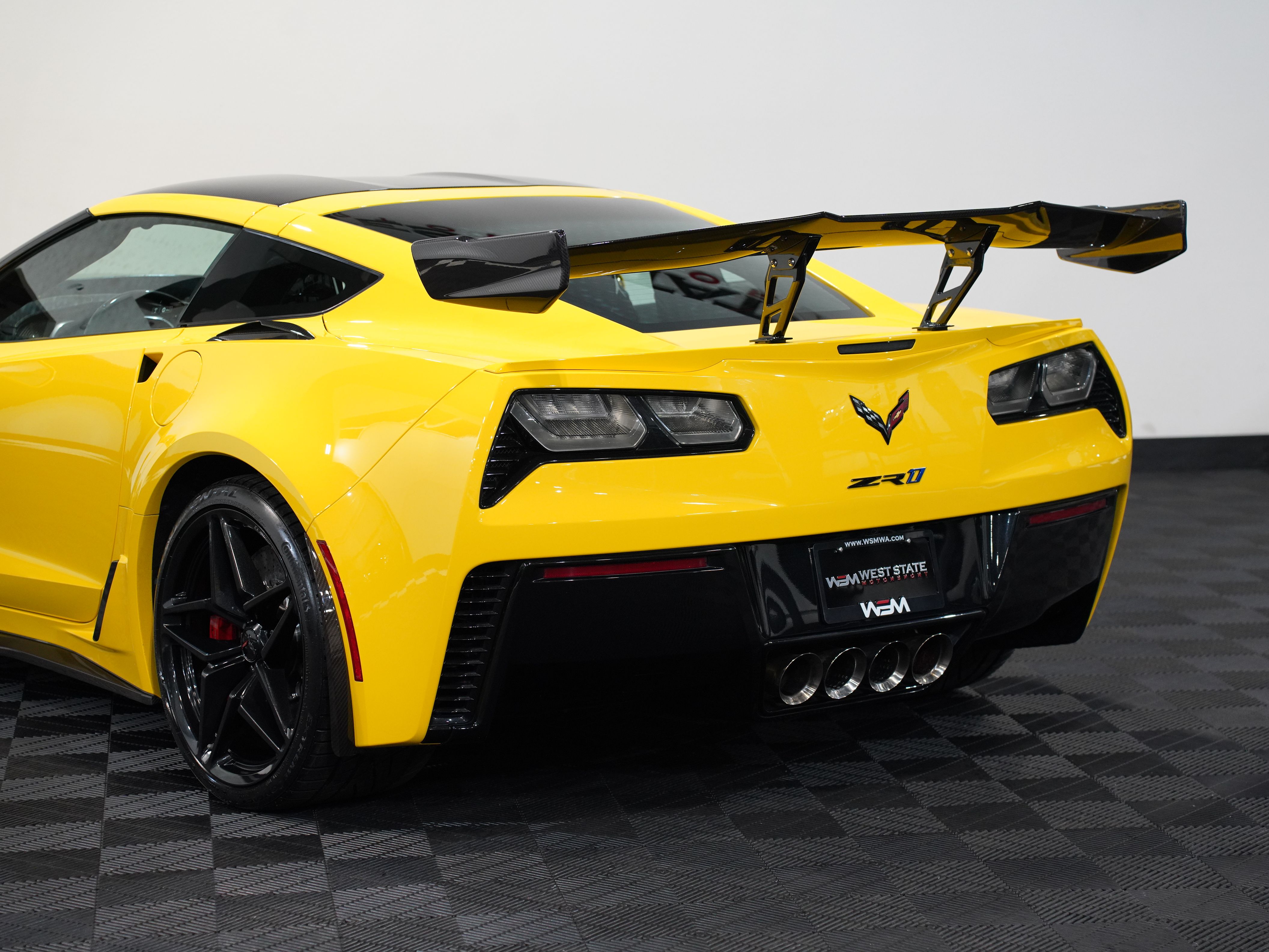 YELLOW, 2019 CHEVROLET CORVETTE Image 21