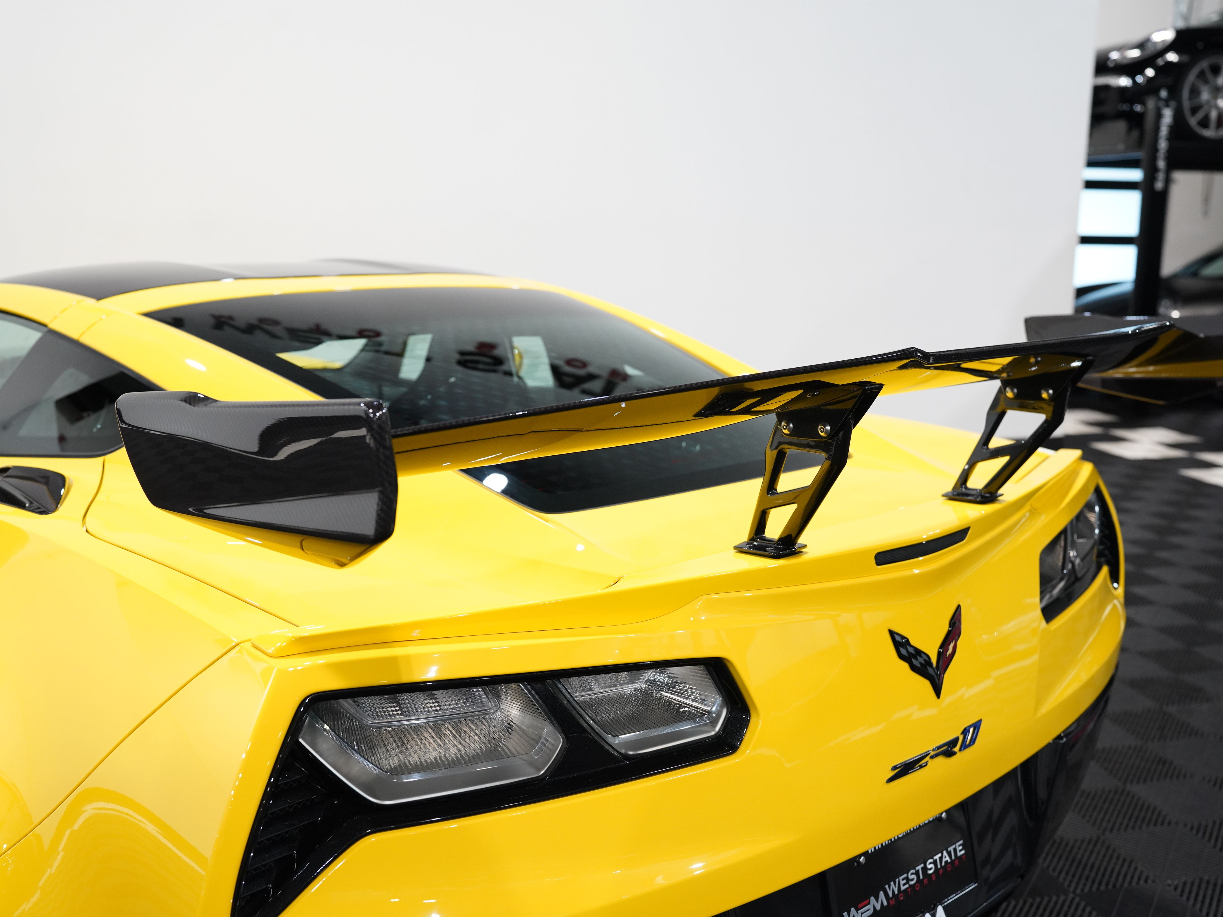 YELLOW, 2019 CHEVROLET CORVETTE Image 26
