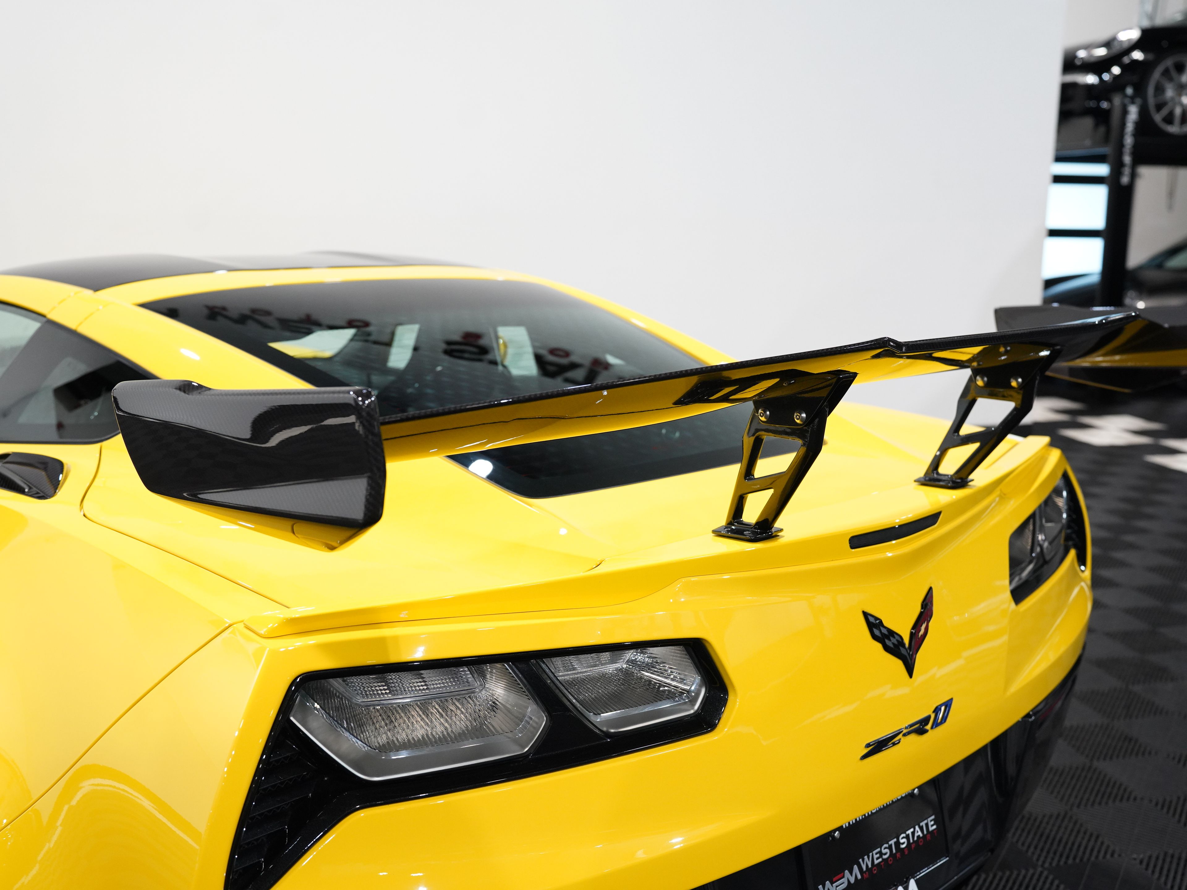 YELLOW, 2019 CHEVROLET CORVETTE Thumnail Image 26