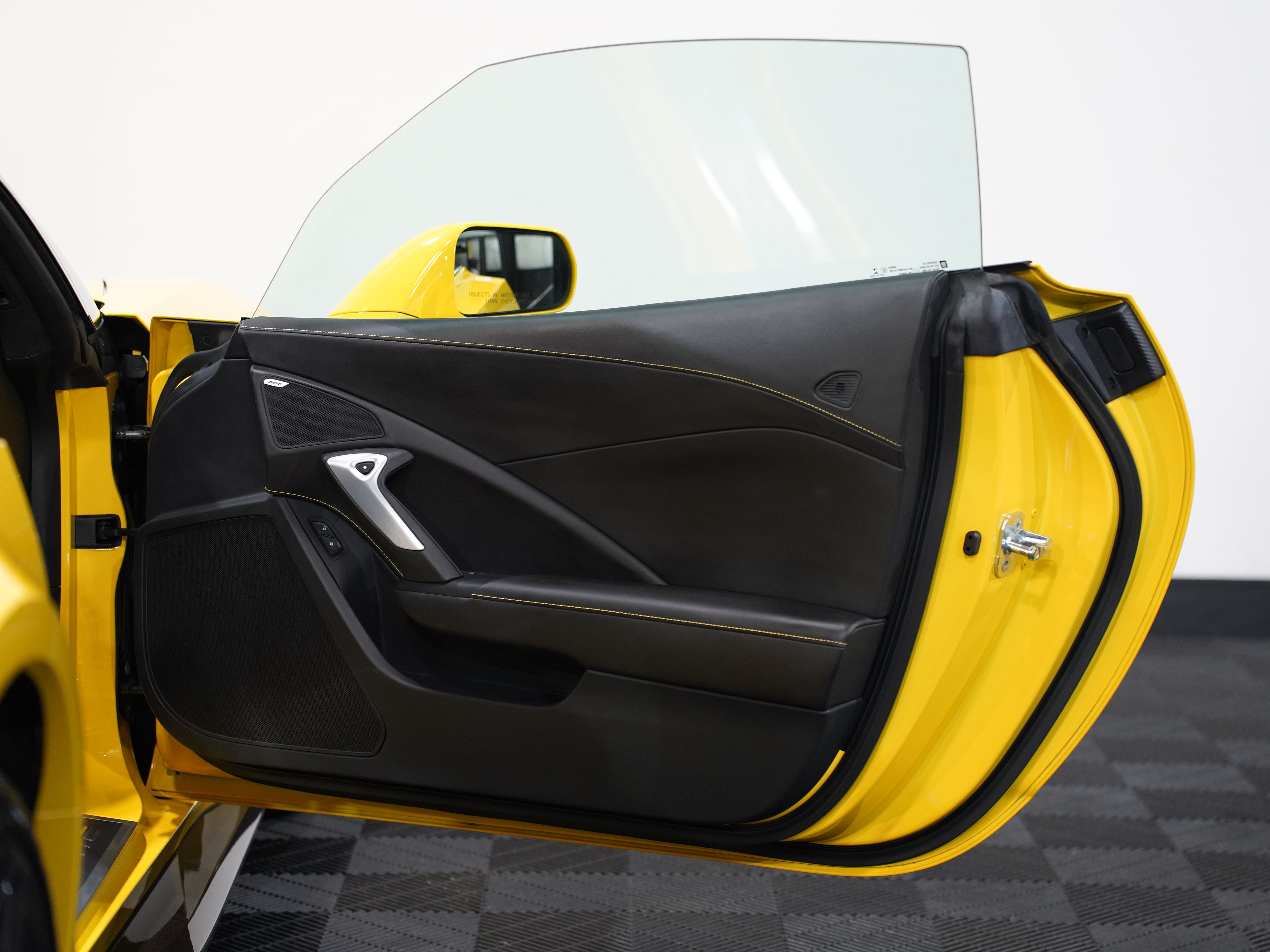 YELLOW, 2019 CHEVROLET CORVETTE Image 32