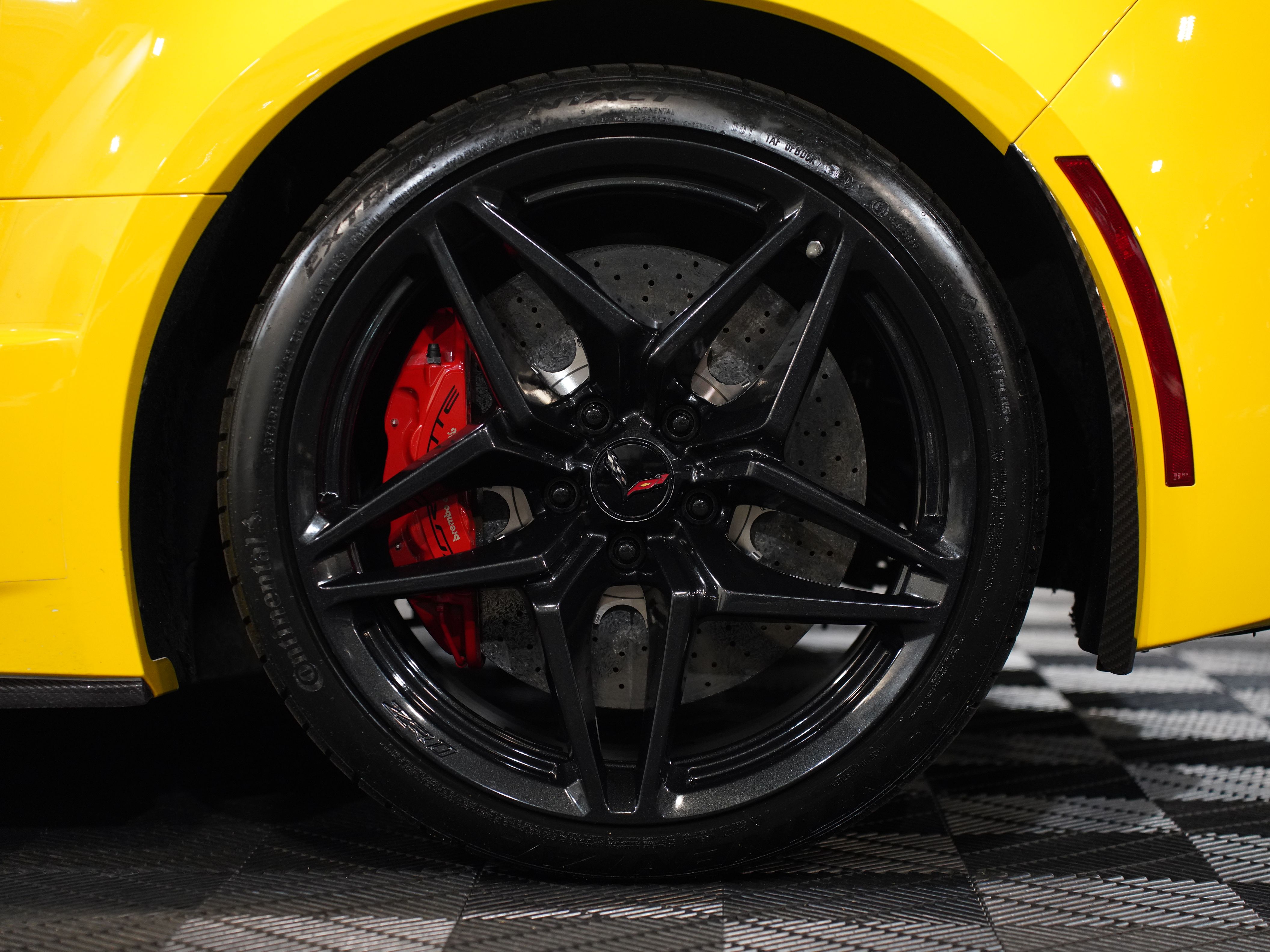 YELLOW, 2019 CHEVROLET CORVETTE Image 57