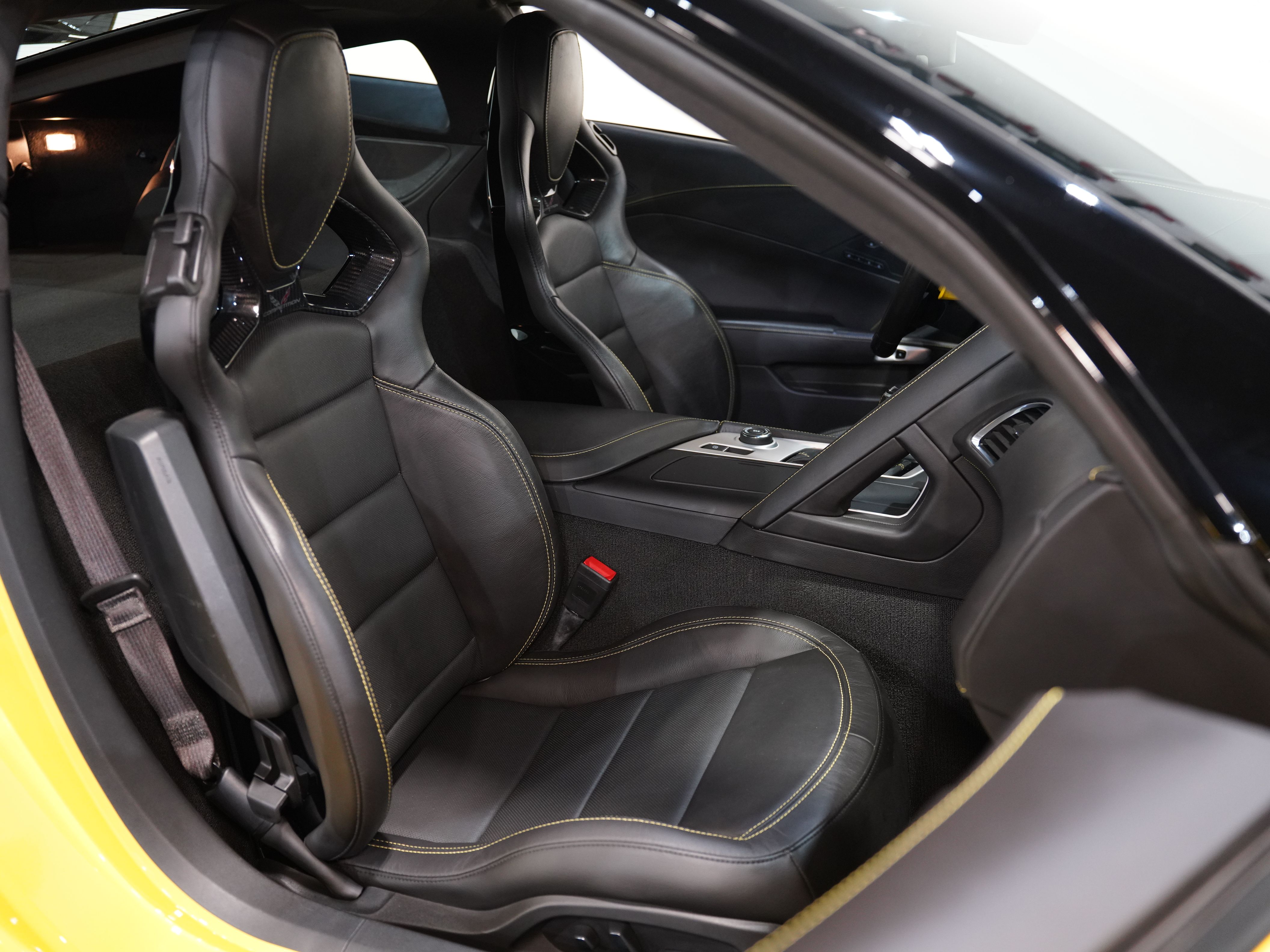 YELLOW, 2019 CHEVROLET CORVETTE Image 39