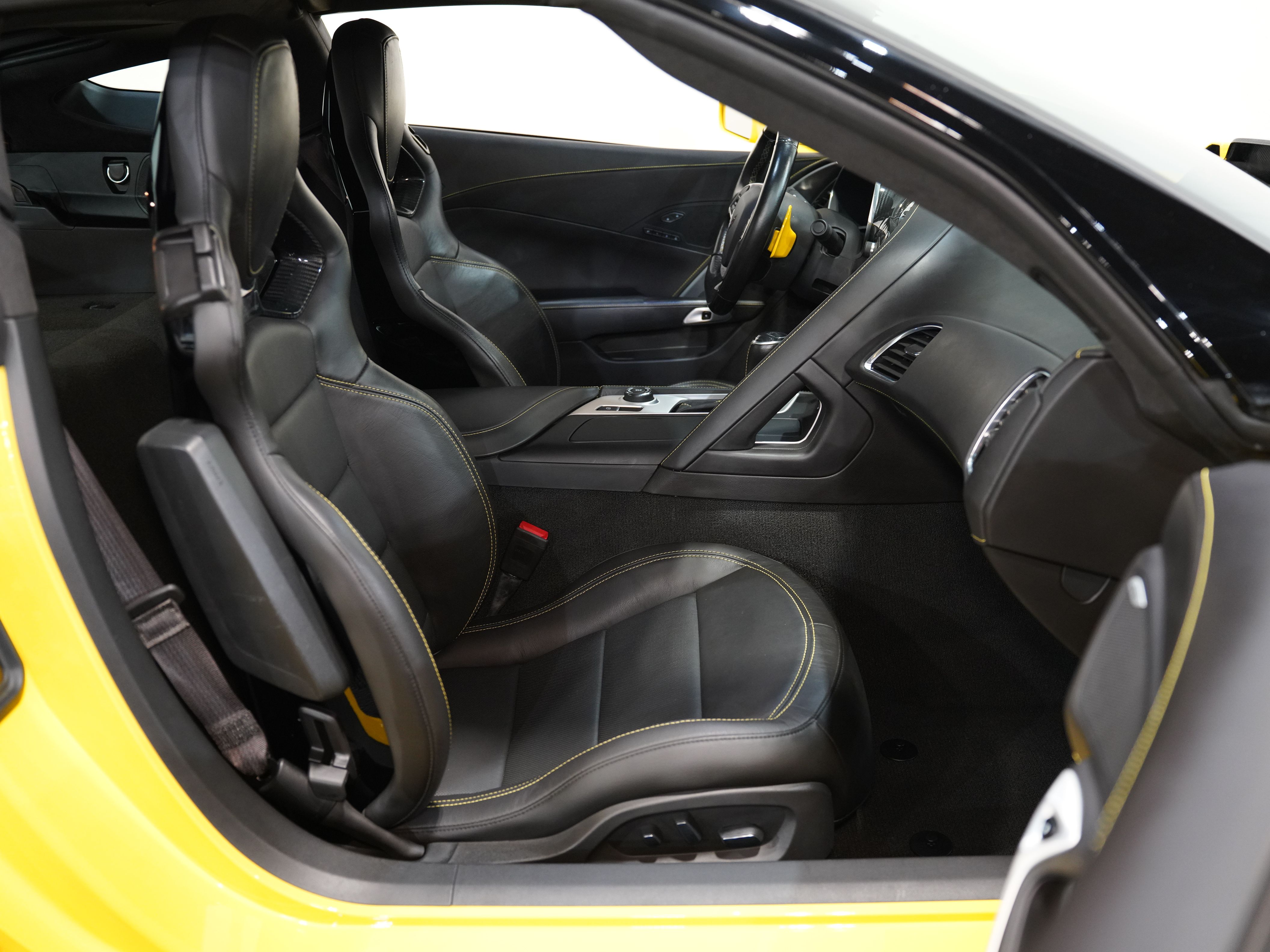 YELLOW, 2019 CHEVROLET CORVETTE Image 40