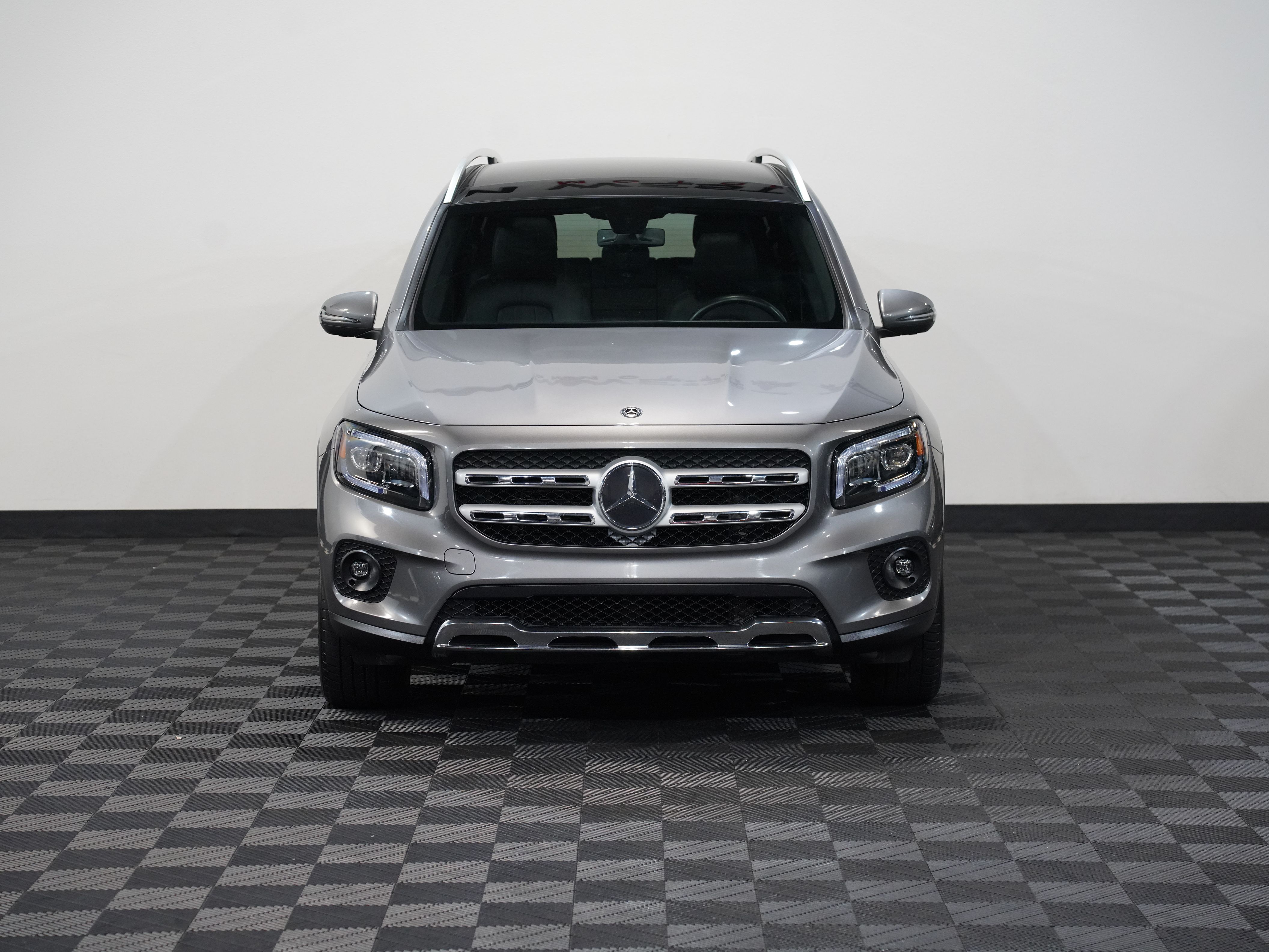 GRAY, 2020 MERCEDES-BENZ GLB Image 4