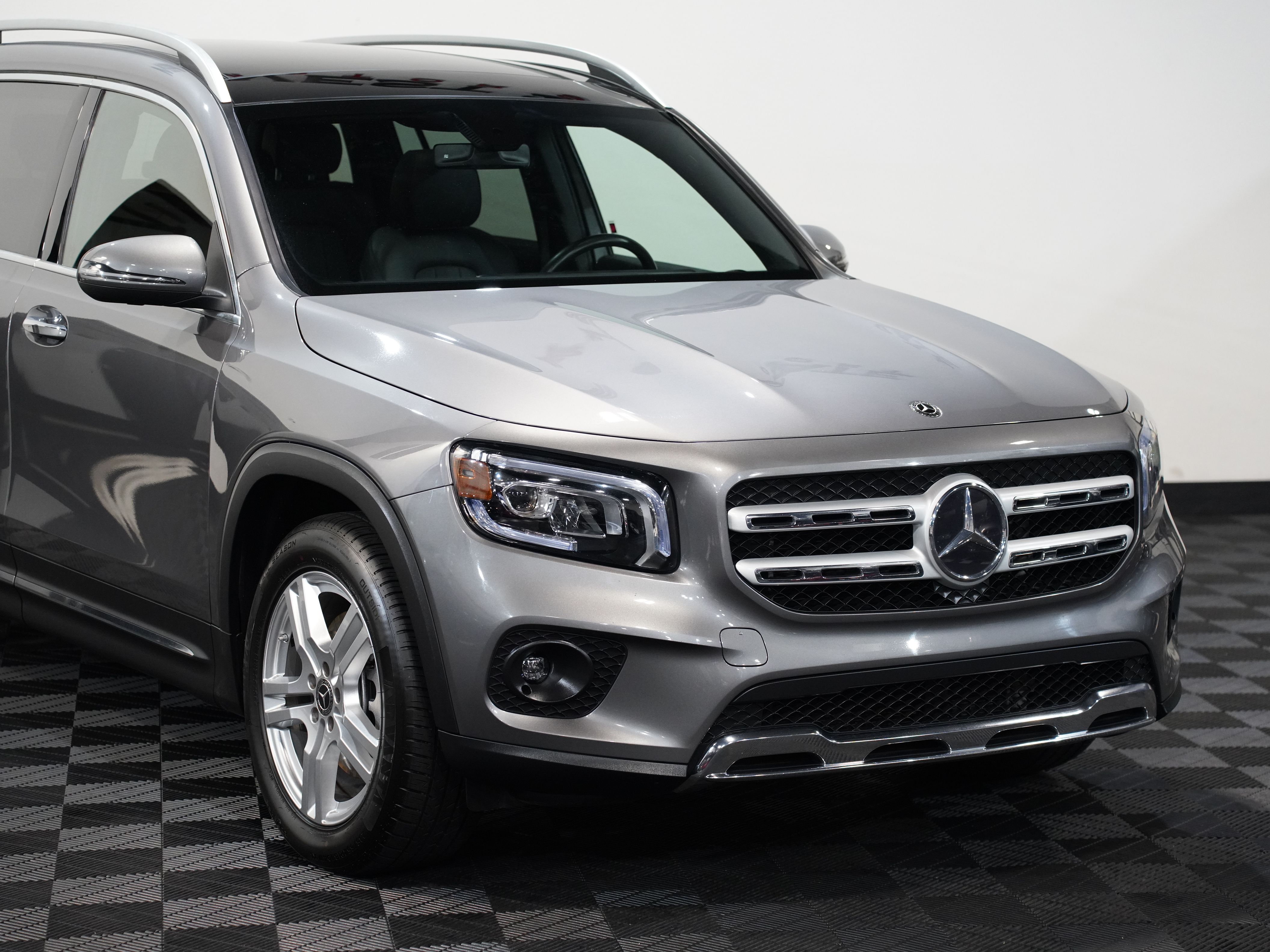GRAY, 2020 MERCEDES-BENZ GLB Image 9