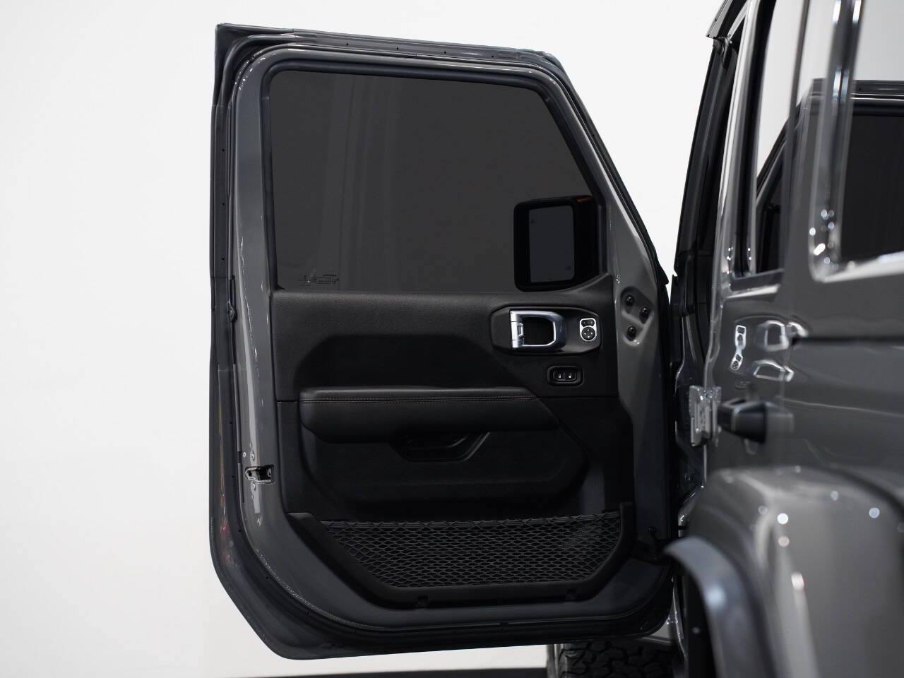 STING GRAY CLEAR COAT, 2021 JEEP WRANGLER UNLIMITED Image 23