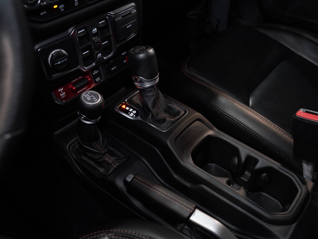 STING GRAY CLEAR COAT, 2021 JEEP WRANGLER UNLIMITED Image 48