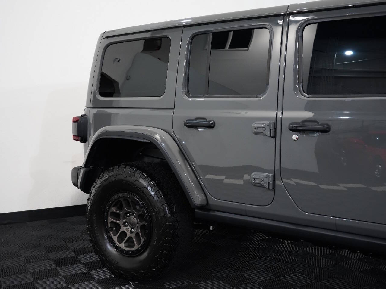 STING GRAY CLEAR COAT, 2021 JEEP WRANGLER UNLIMITED Image 18