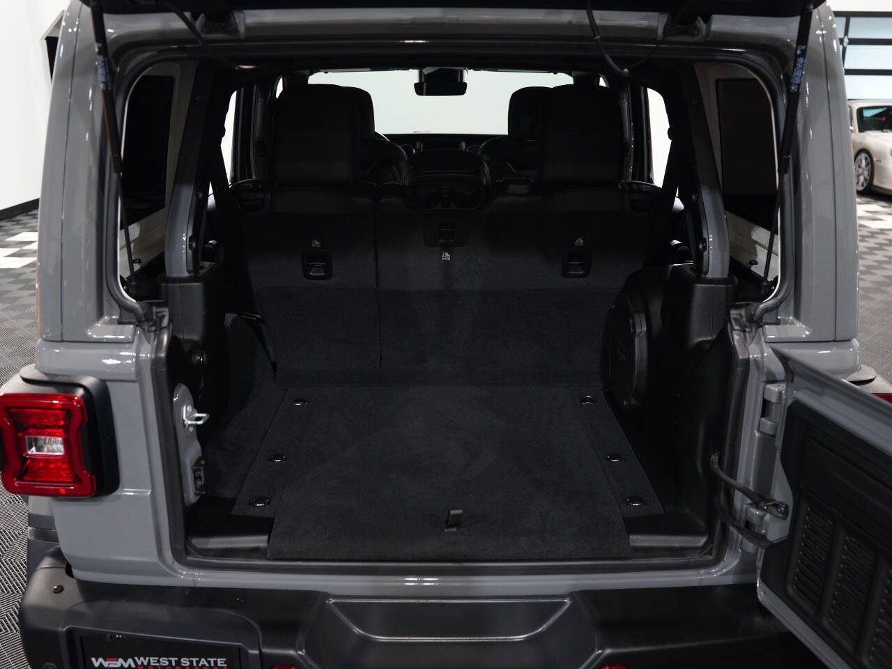 STING GRAY CLEAR COAT, 2021 JEEP WRANGLER UNLIMITED Image 56