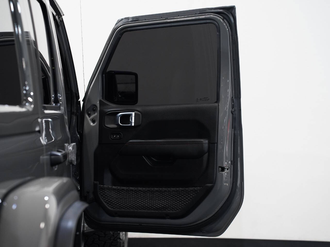 STING GRAY CLEAR COAT, 2021 JEEP WRANGLER UNLIMITED Image 25