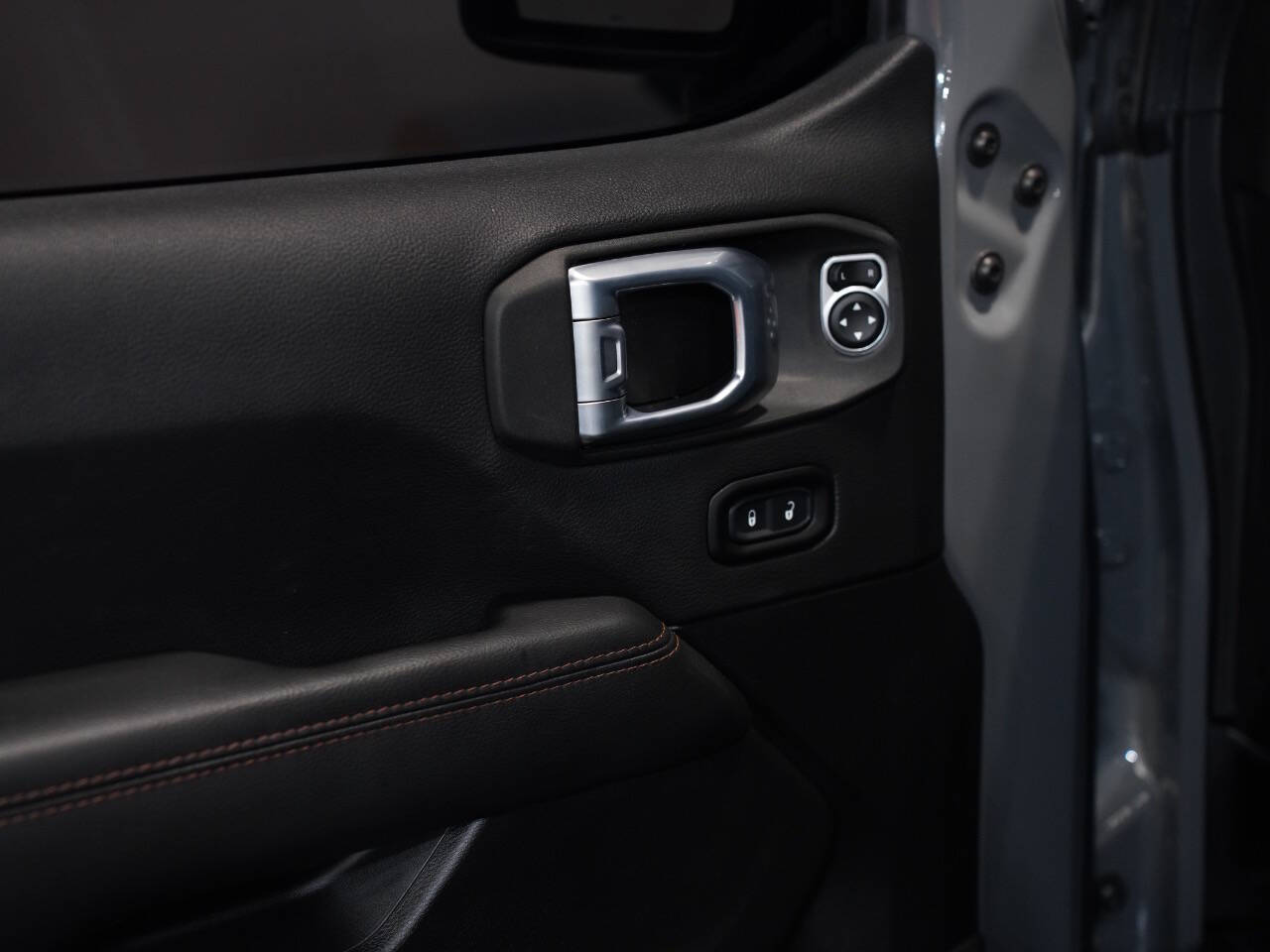 STING GRAY CLEAR COAT, 2021 JEEP WRANGLER UNLIMITED Image 24