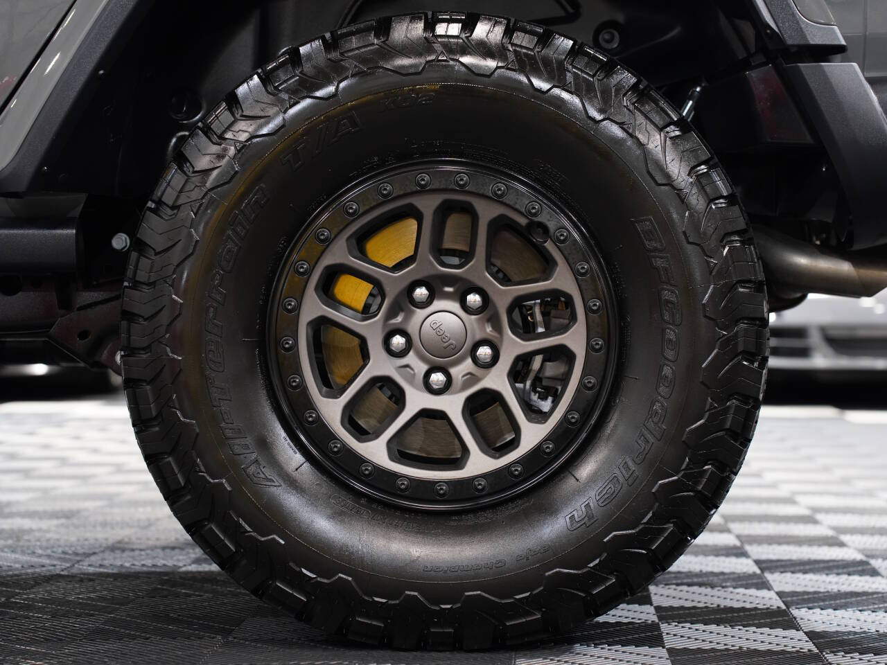 STING GRAY CLEAR COAT, 2021 JEEP WRANGLER UNLIMITED Image 58