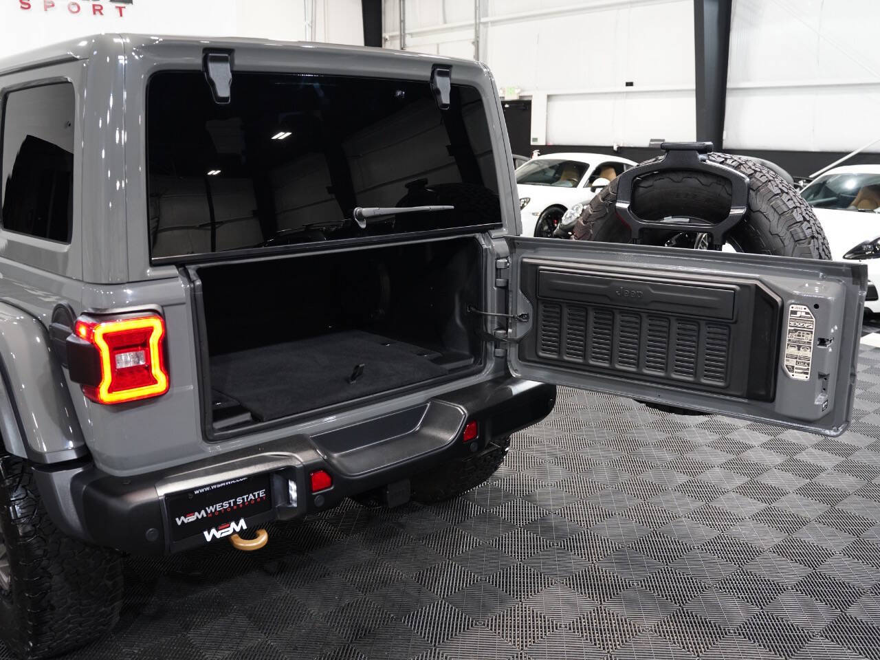 STING GRAY CLEAR COAT, 2021 JEEP WRANGLER UNLIMITED Image 54