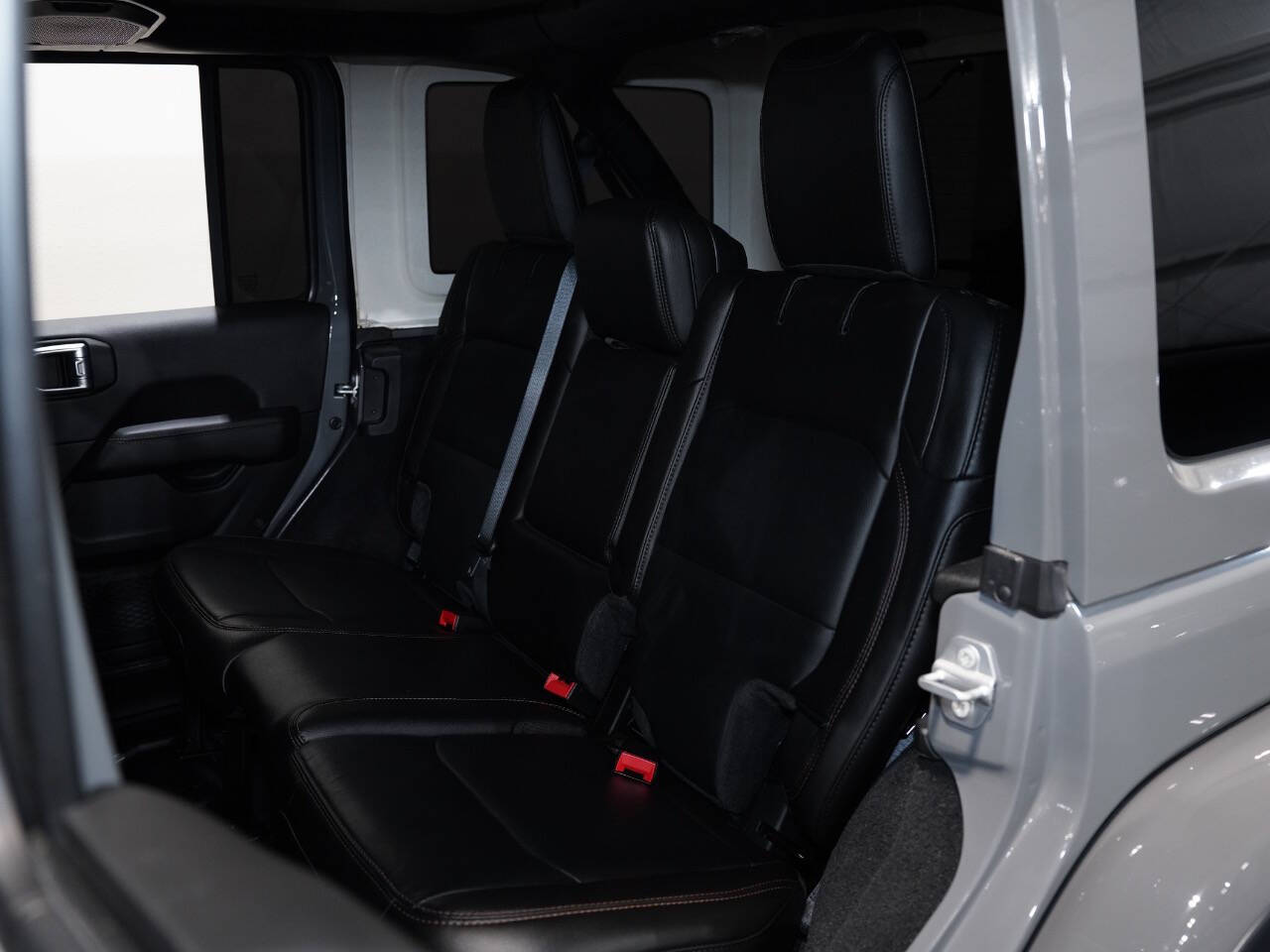 STING GRAY CLEAR COAT, 2021 JEEP WRANGLER UNLIMITED Image 38