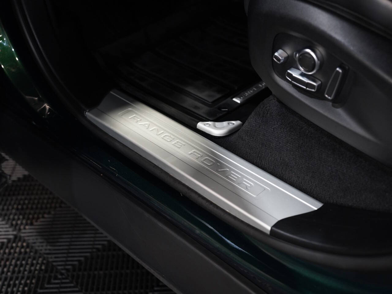 GREEN, 2020 LAND ROVER RANGE ROVER SPORT Image 29