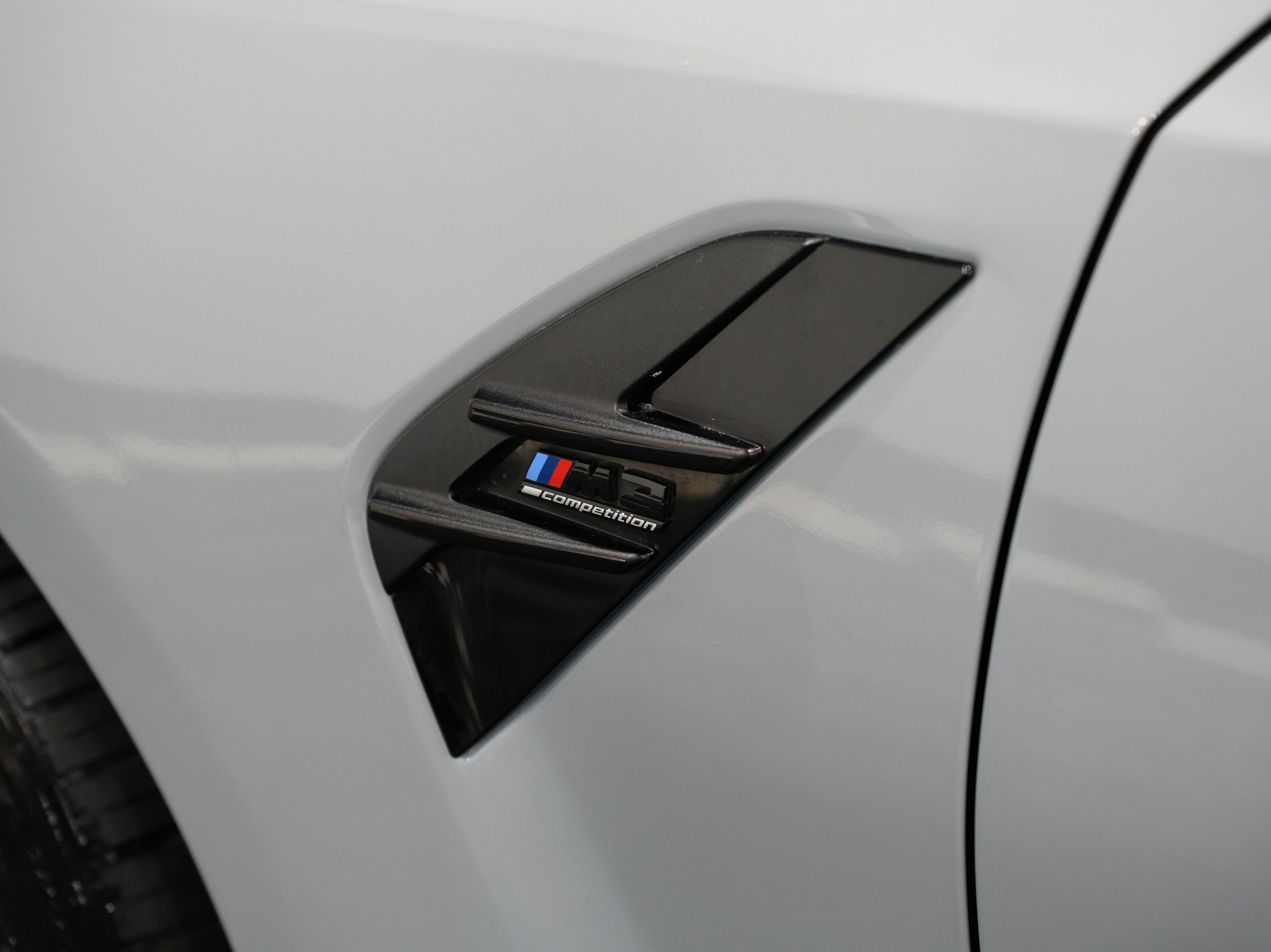 BROOKLYN GREY METALLIC, 2022 BMW M3 Image 23