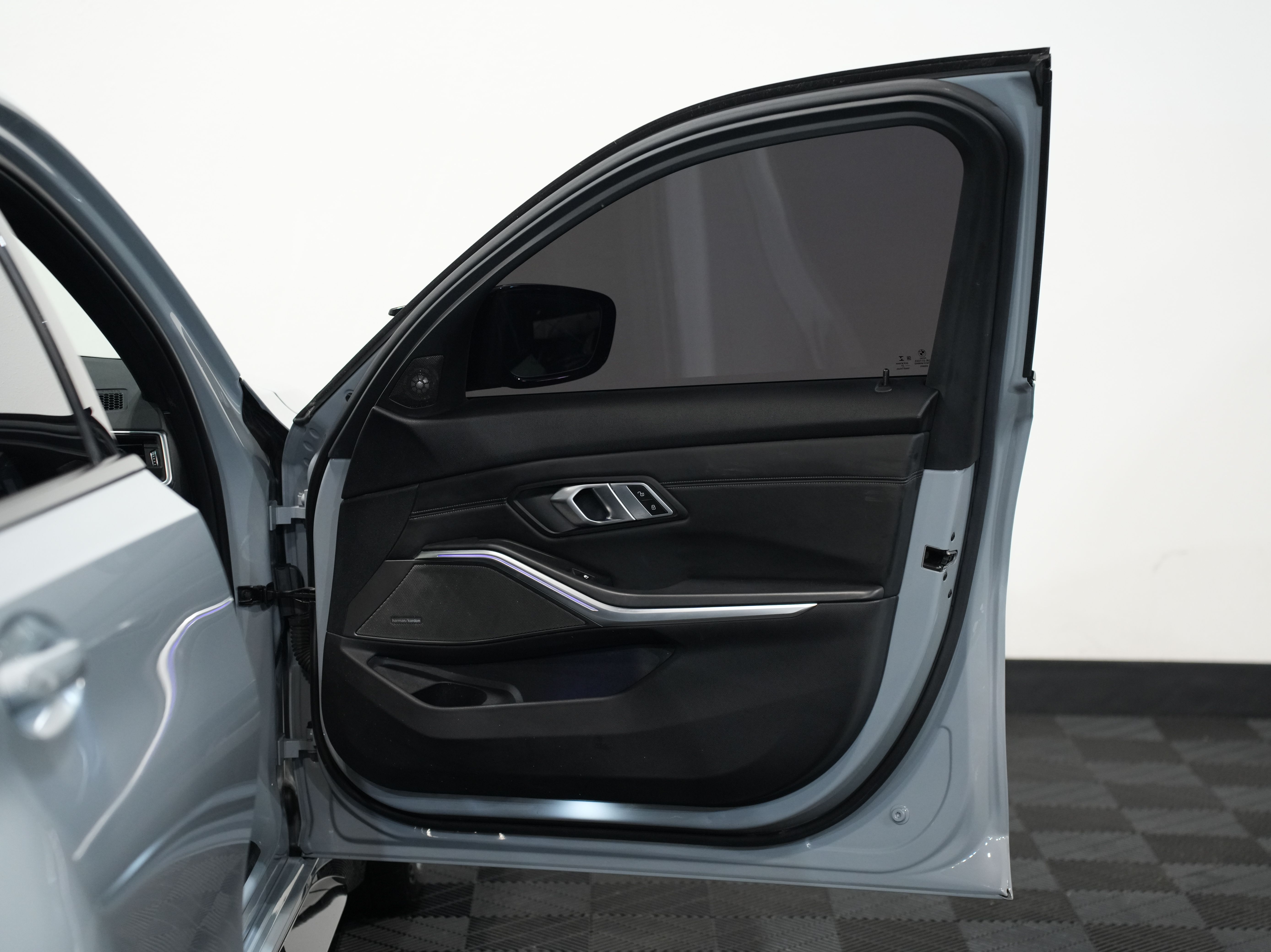 BROOKLYN GREY METALLIC, 2022 BMW M3 Image 26