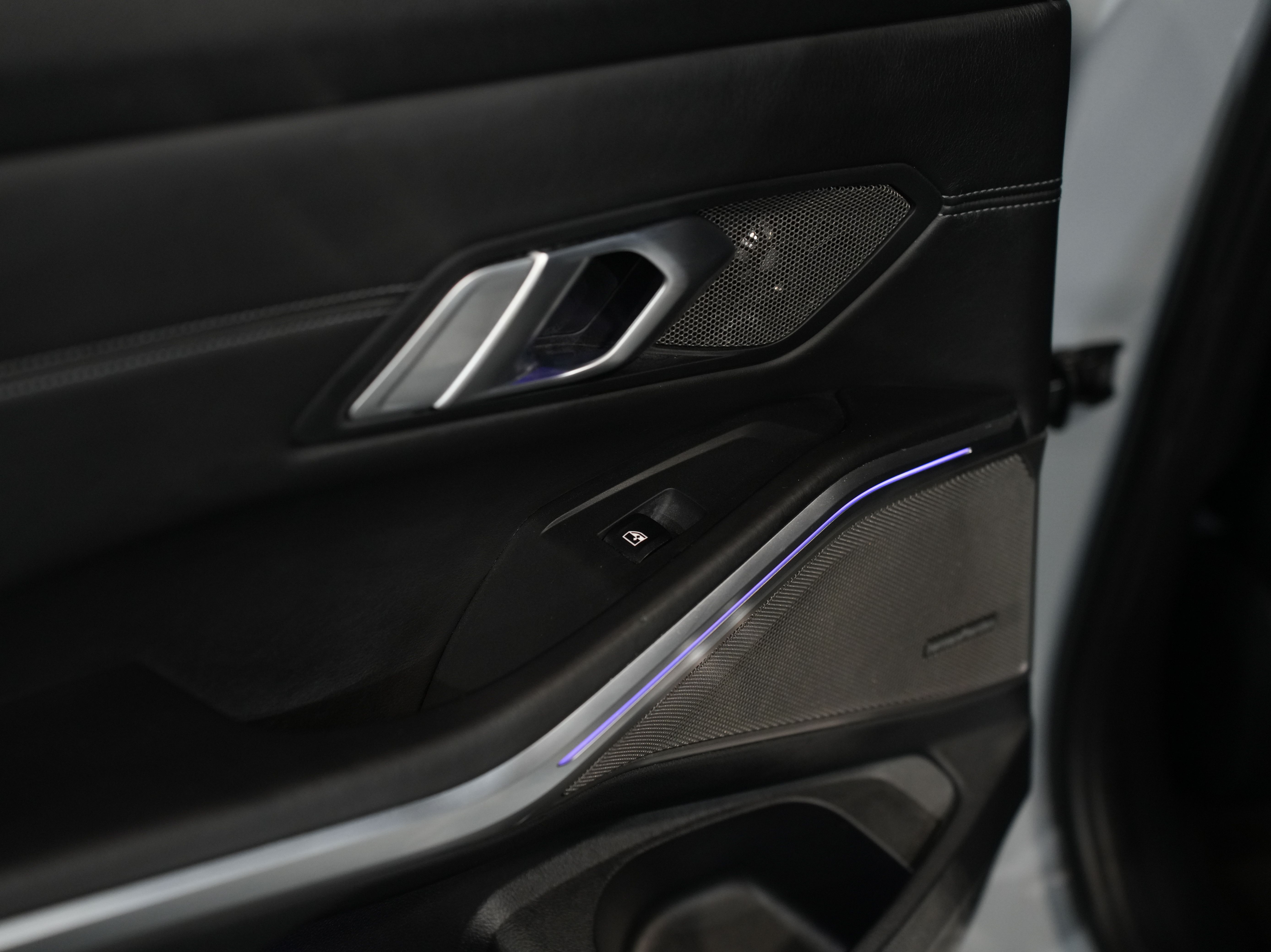 BROOKLYN GREY METALLIC, 2022 BMW M3 Image 29