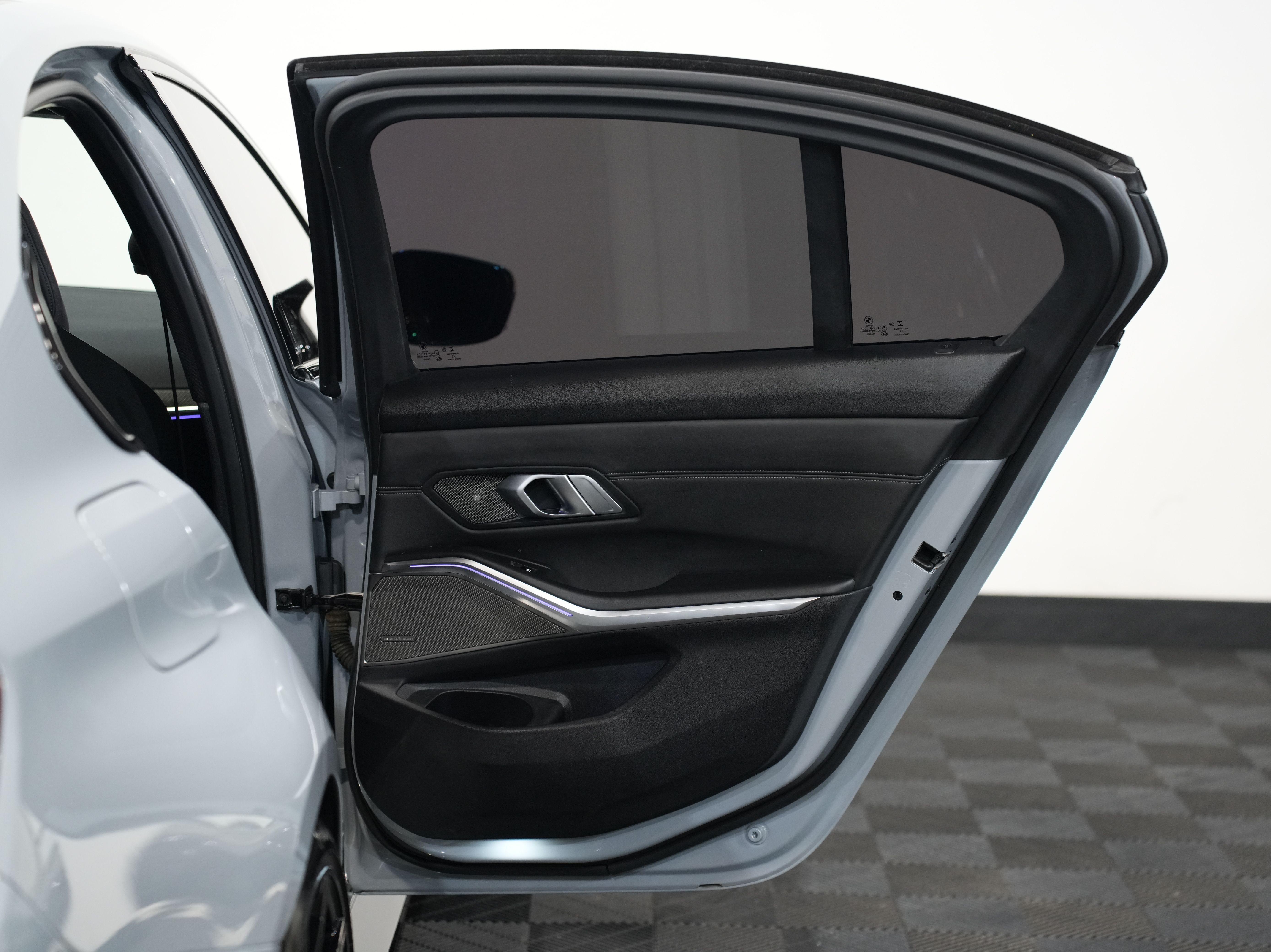 BROOKLYN GREY METALLIC, 2022 BMW M3 Image 30