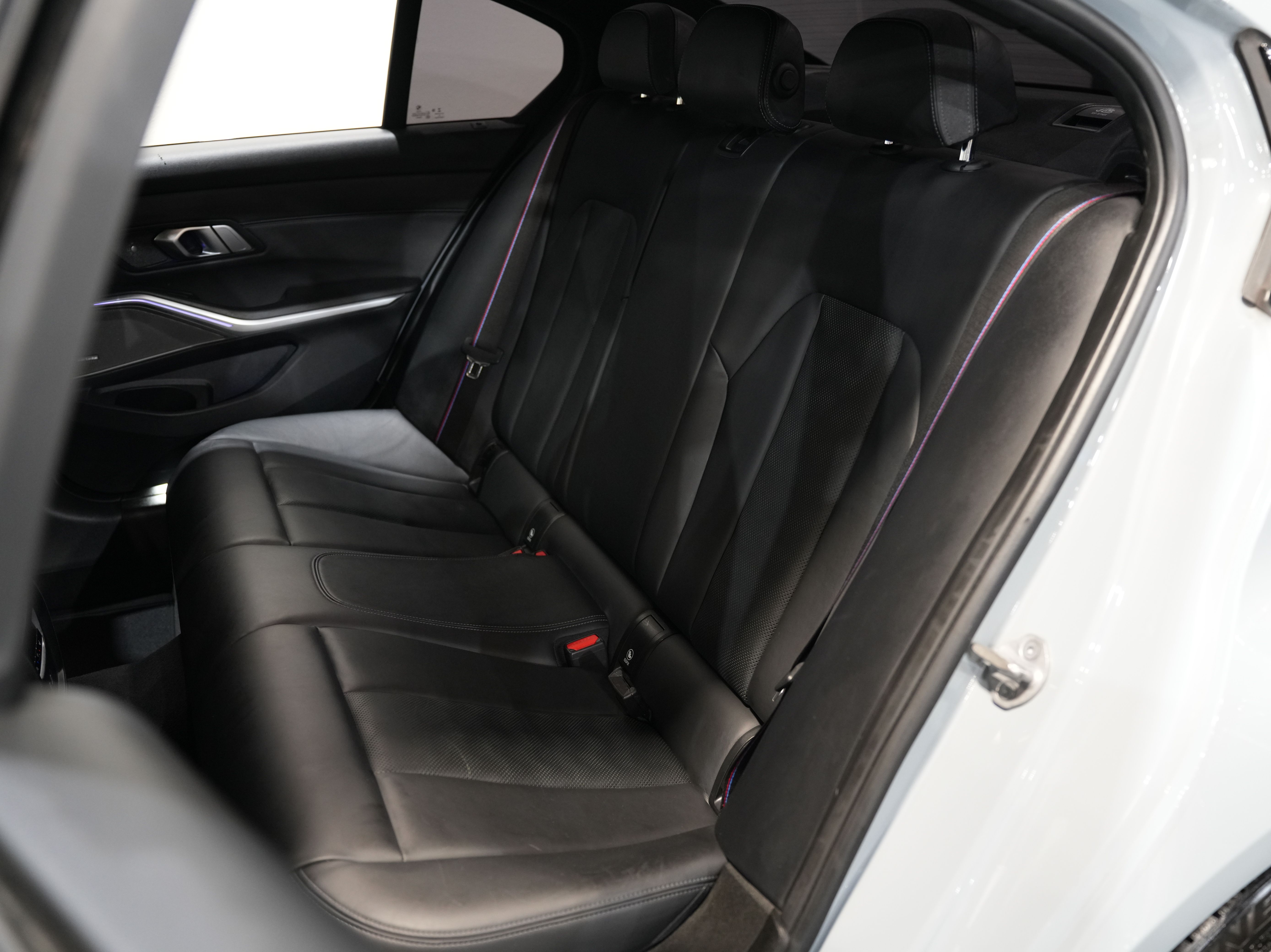BROOKLYN GREY METALLIC, 2022 BMW M3 Image 40