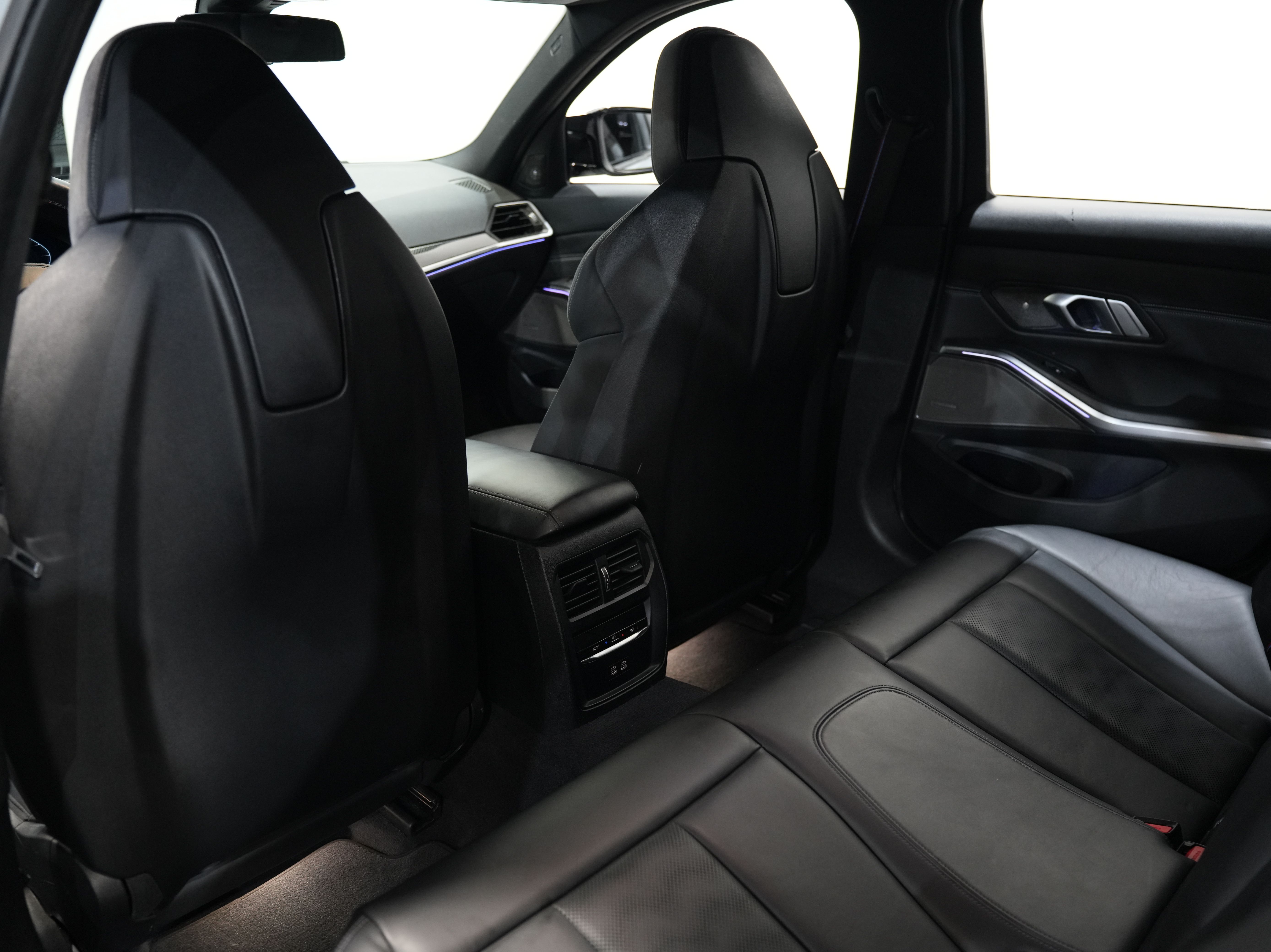 BROOKLYN GREY METALLIC, 2022 BMW M3 Image 41