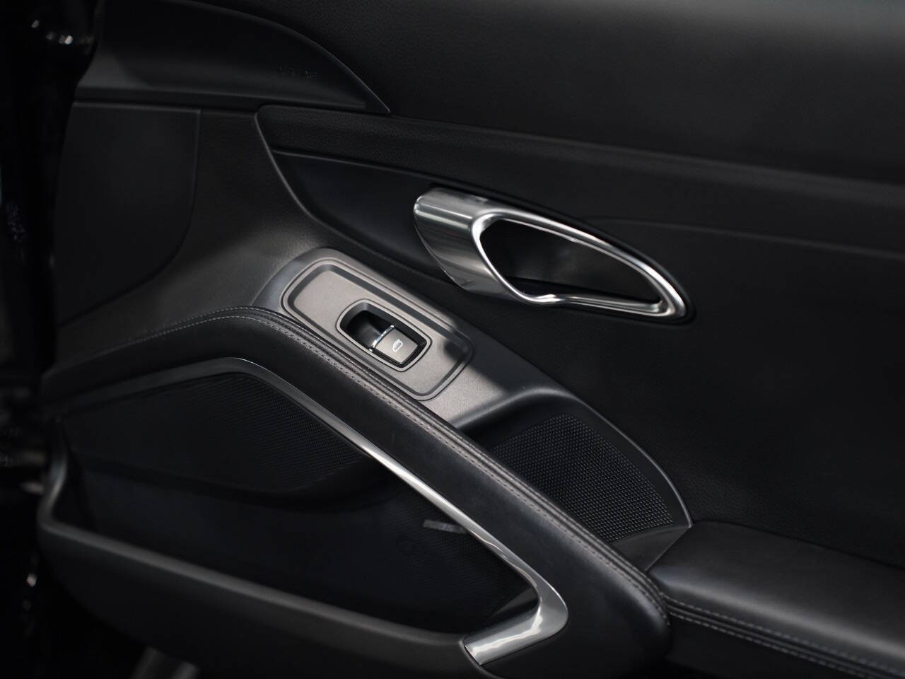 BLACK, 2013 PORSCHE 911 Image 22