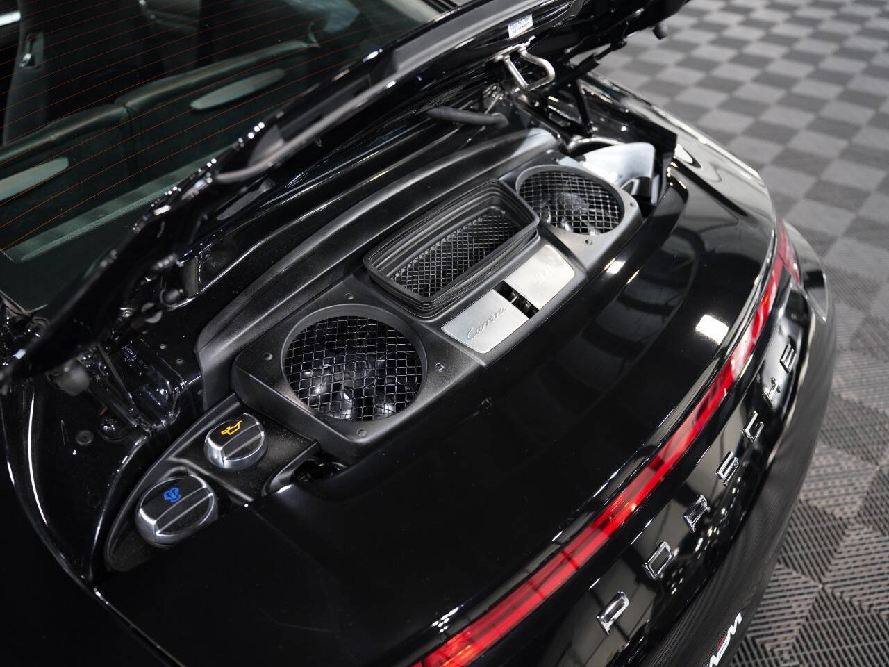 BLACK, 2013 PORSCHE 911 Image 42