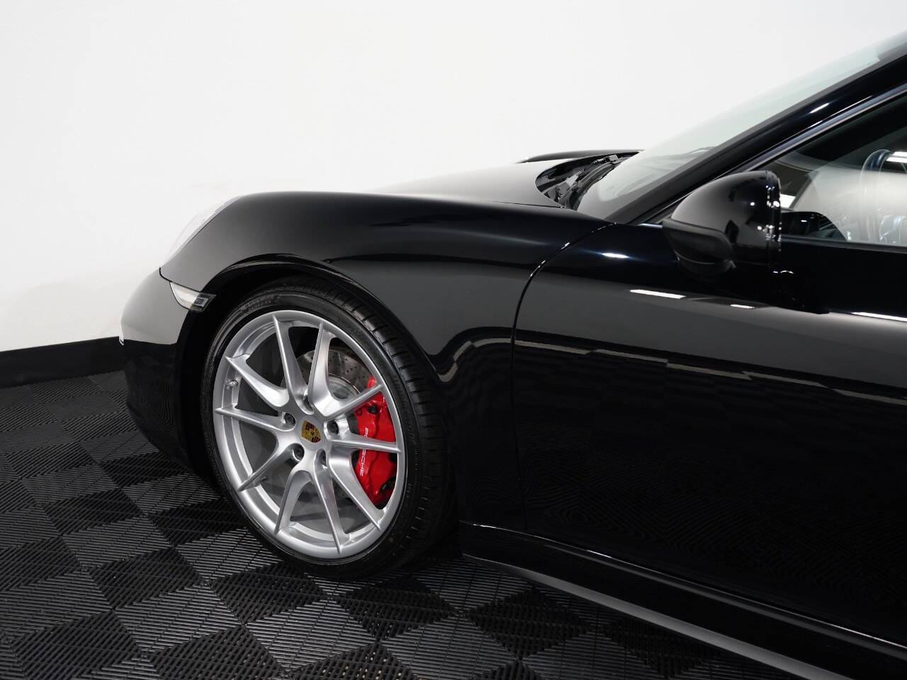 BLACK, 2013 PORSCHE 911 Image 19
