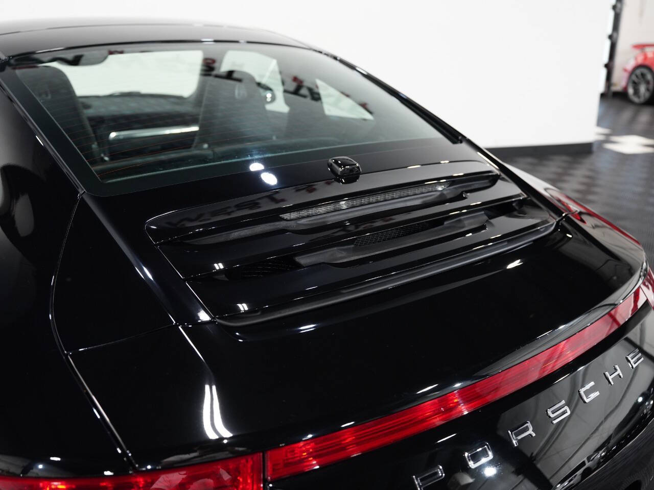 BLACK, 2013 PORSCHE 911 Image 18