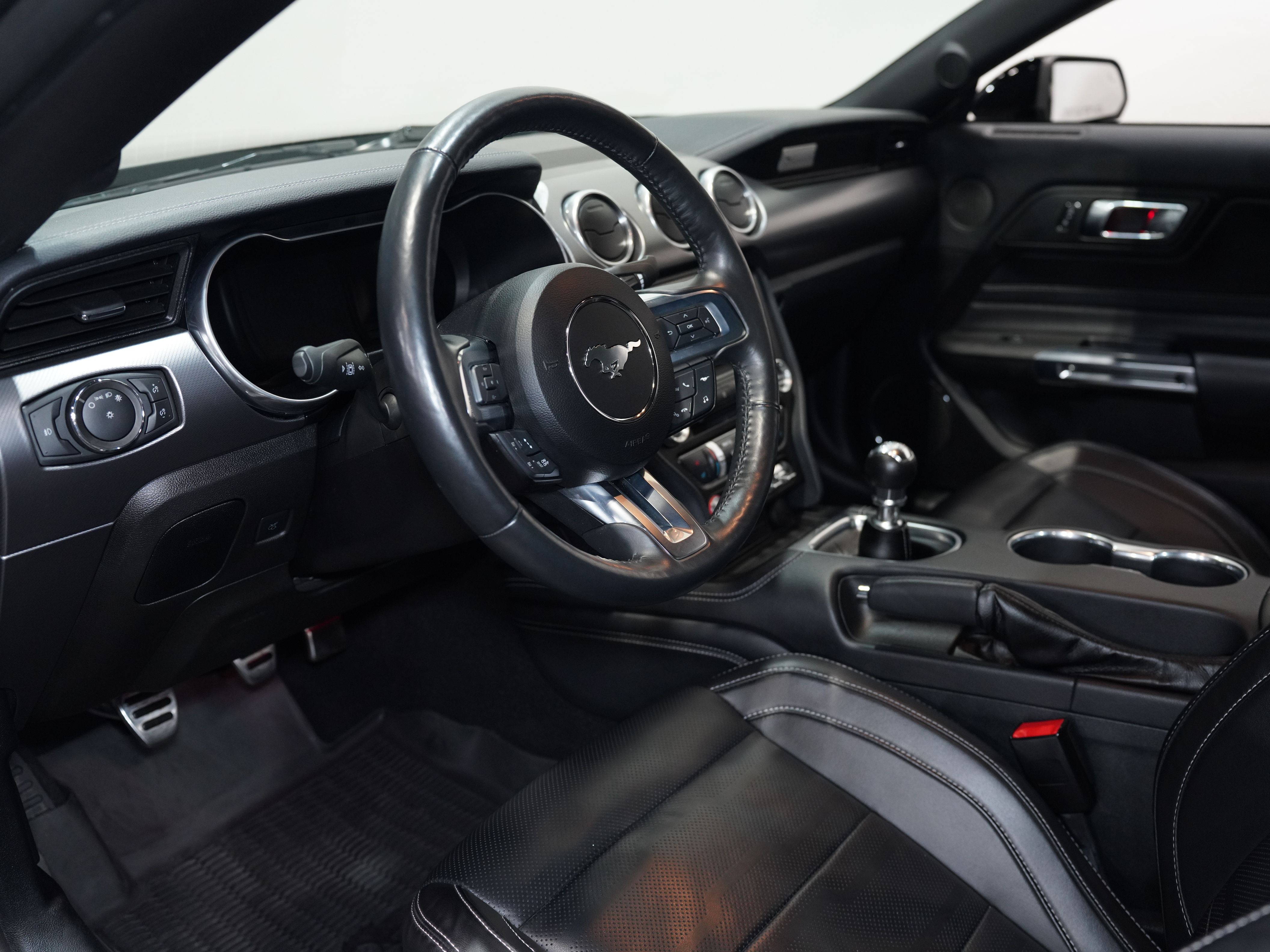 BLACK, 2021 FORD MUSTANG Image 31