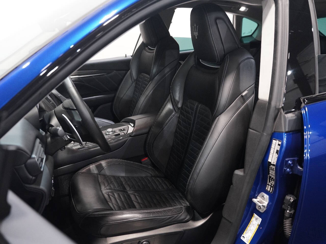 BLU EMOZIONE, 2019 MASERATI LEVANTE Image 32