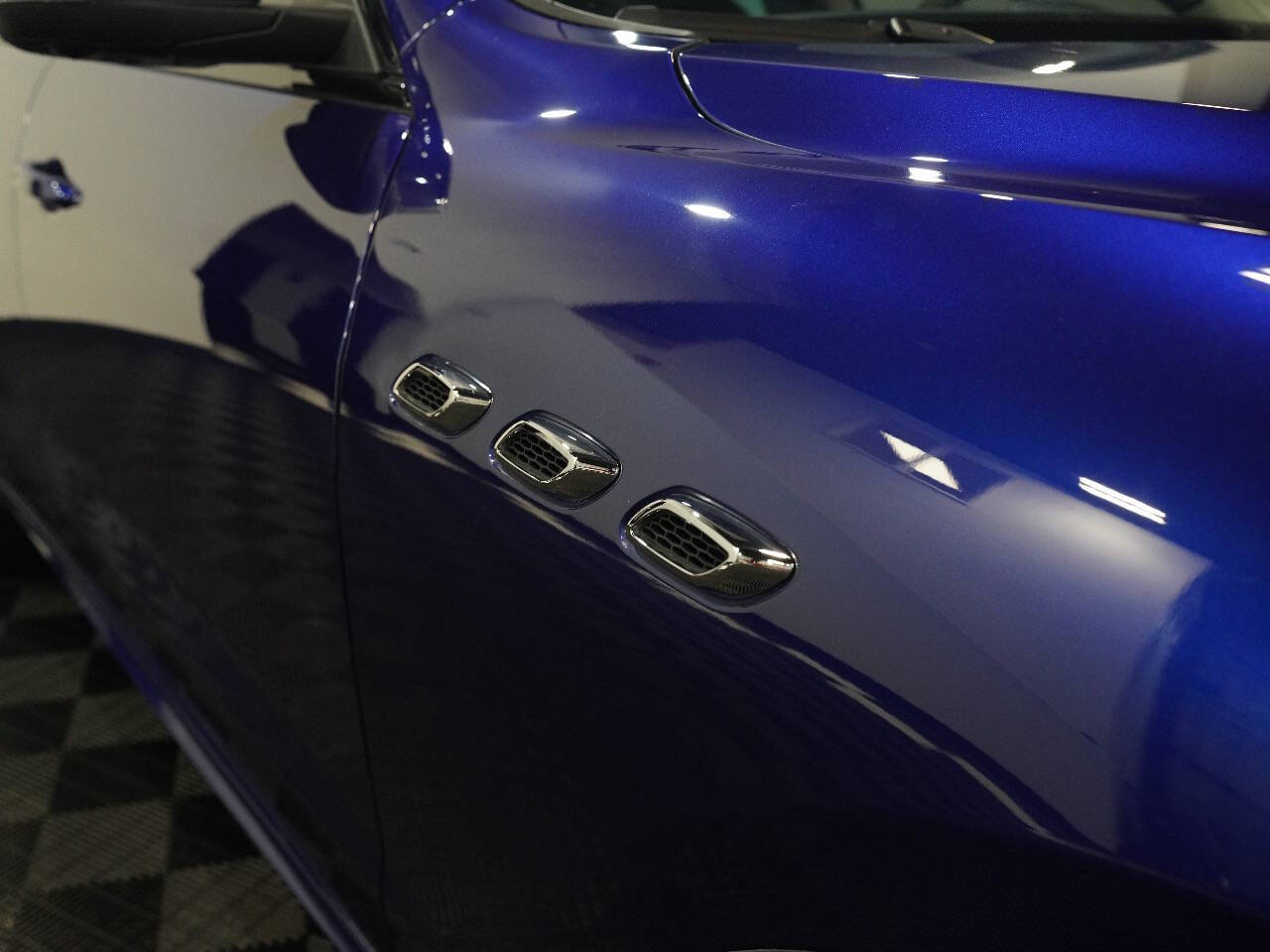 BLU EMOZIONE, 2019 MASERATI LEVANTE Image 13