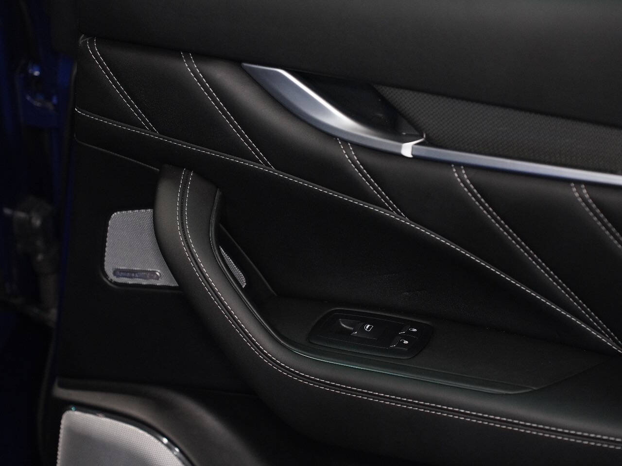 BLU EMOZIONE, 2019 MASERATI LEVANTE Image 28