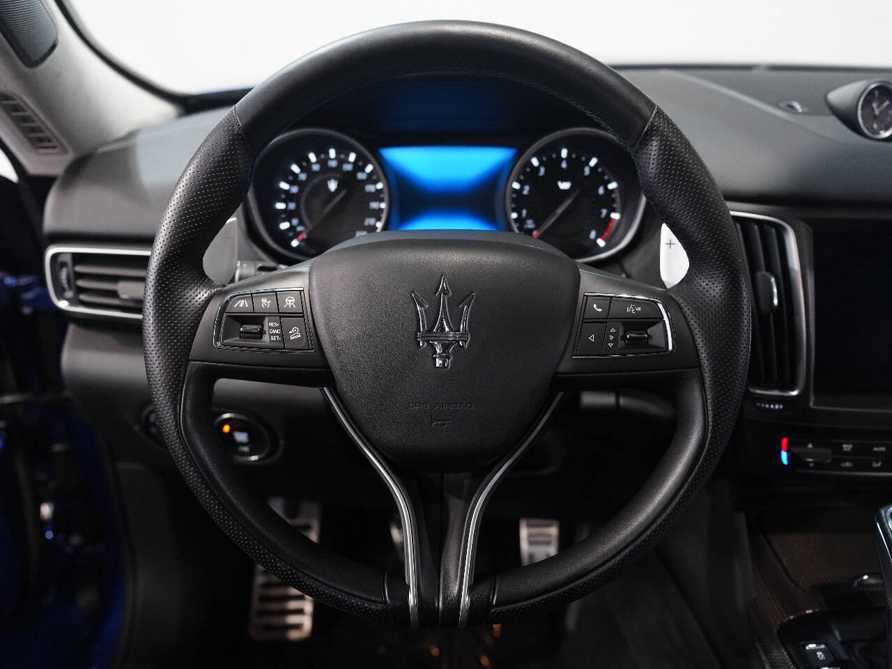 BLU EMOZIONE, 2019 MASERATI LEVANTE Image 42