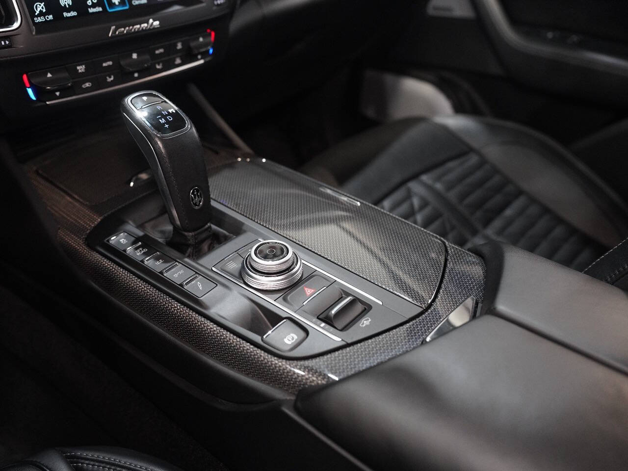 BLU EMOZIONE, 2019 MASERATI LEVANTE Image 49
