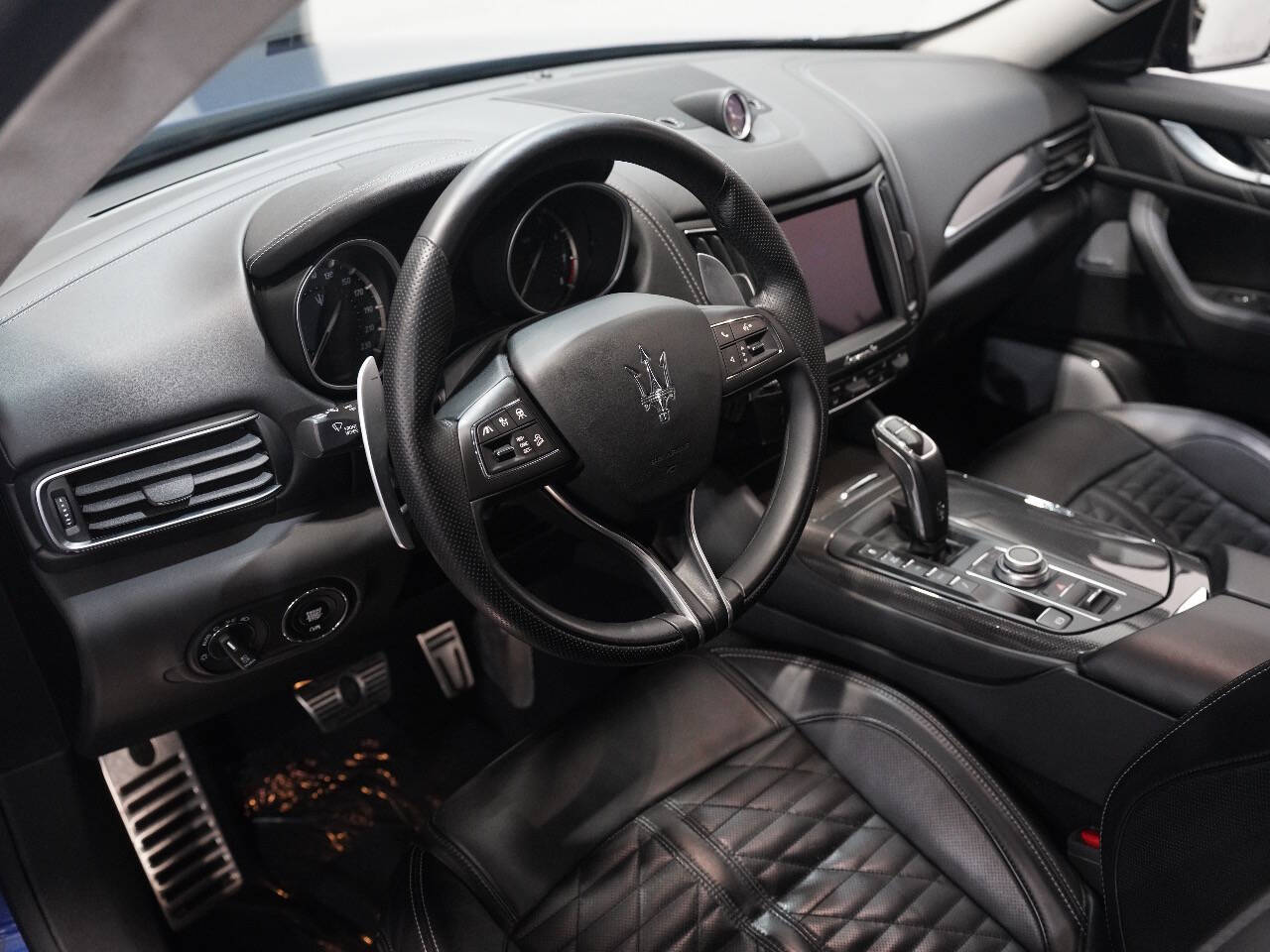 BLU EMOZIONE, 2019 MASERATI LEVANTE Image 34