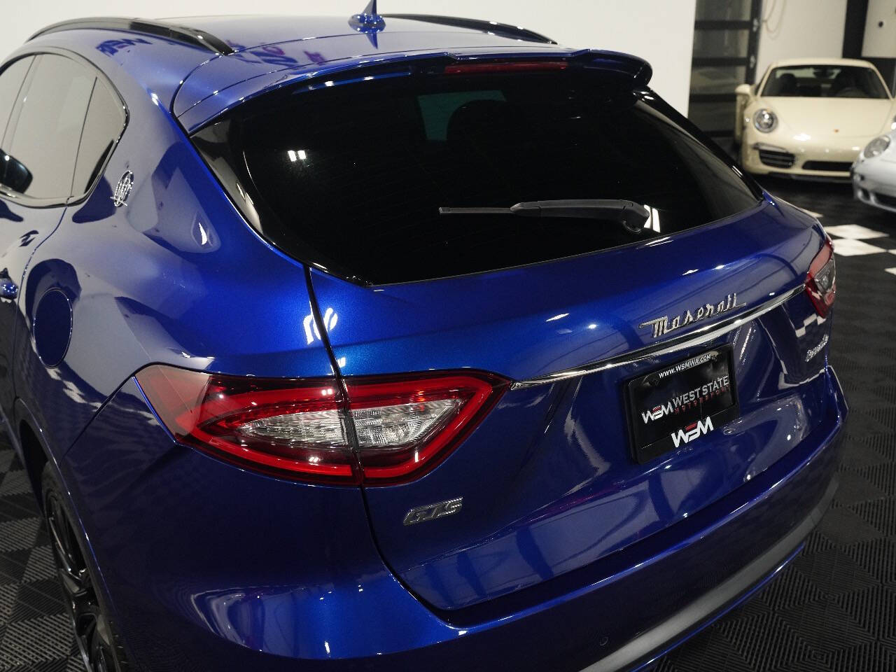 BLU EMOZIONE, 2019 MASERATI LEVANTE Image 21