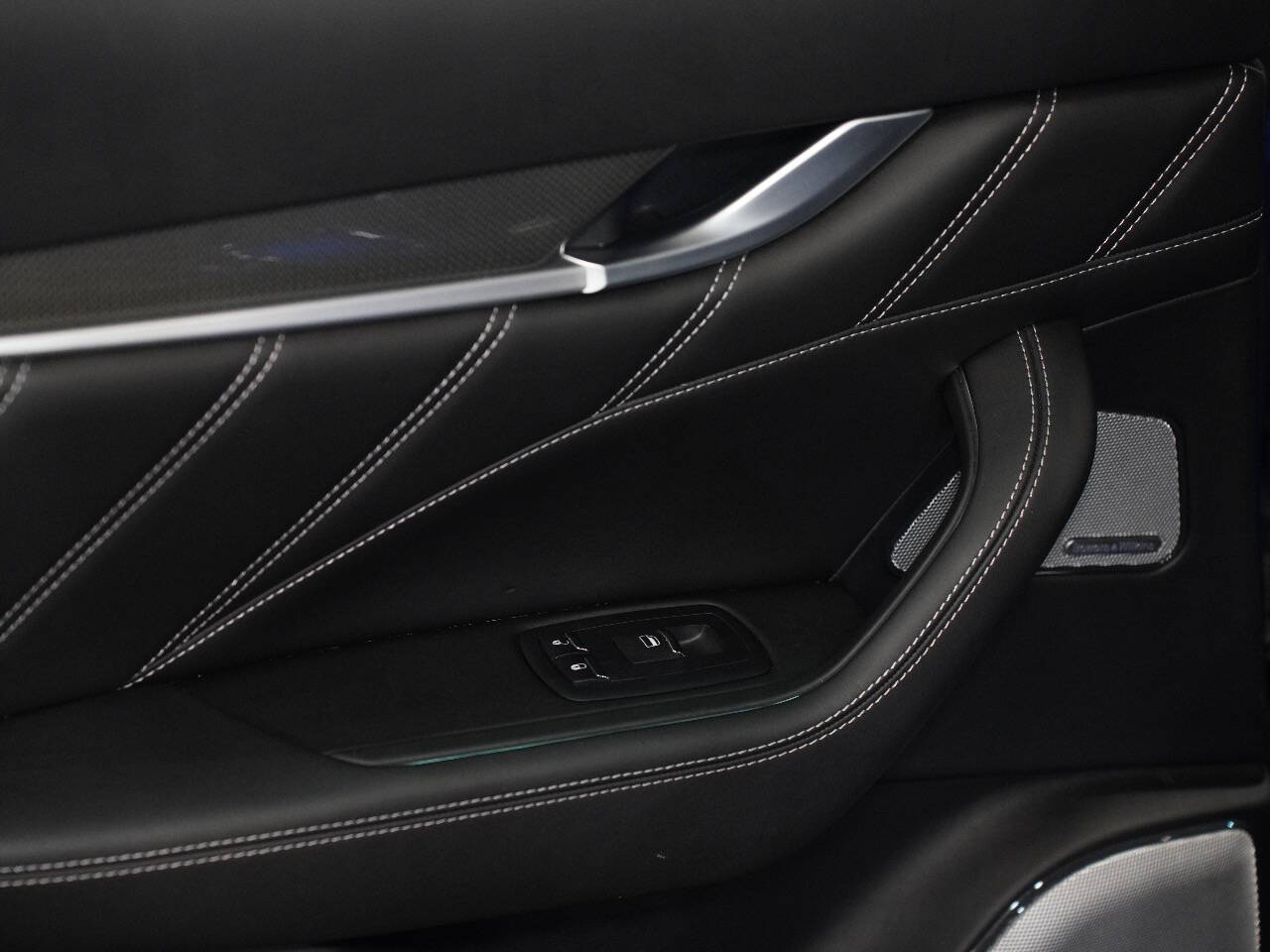 BLU EMOZIONE, 2019 MASERATI LEVANTE Image 30