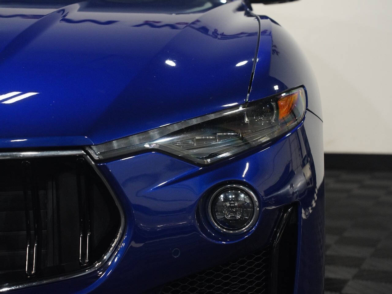 BLU EMOZIONE, 2019 MASERATI LEVANTE Image 10
