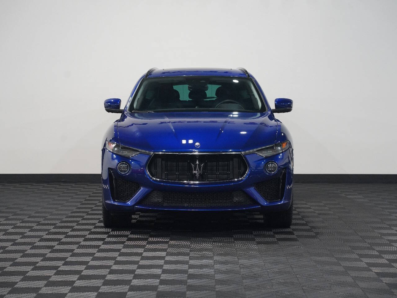 BLU EMOZIONE, 2019 MASERATI LEVANTE Image 4