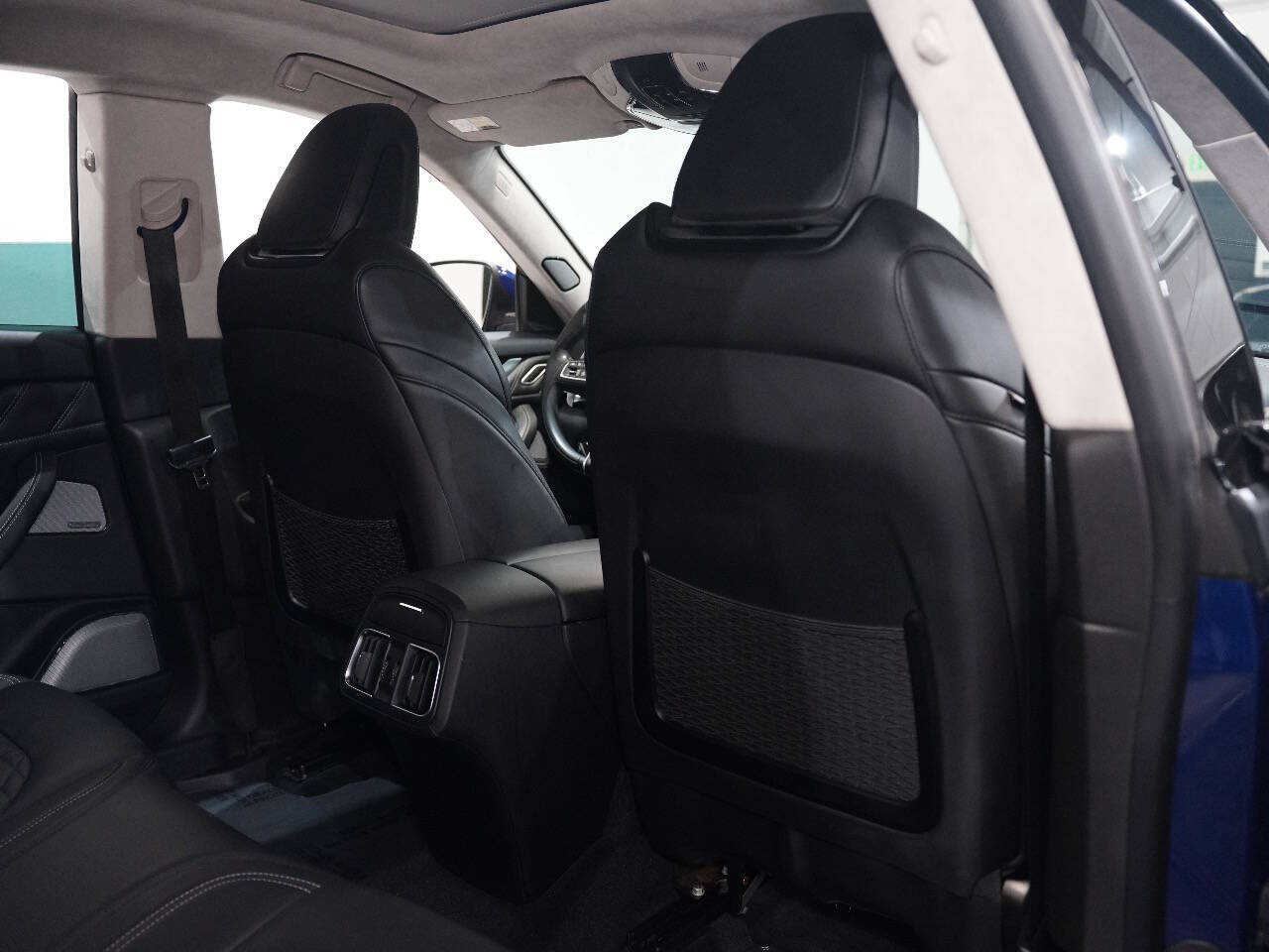 BLU EMOZIONE, 2019 MASERATI LEVANTE Image 39