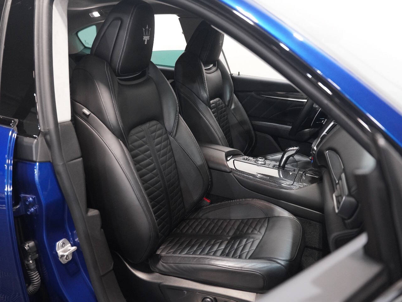 BLU EMOZIONE, 2019 MASERATI LEVANTE Image 35