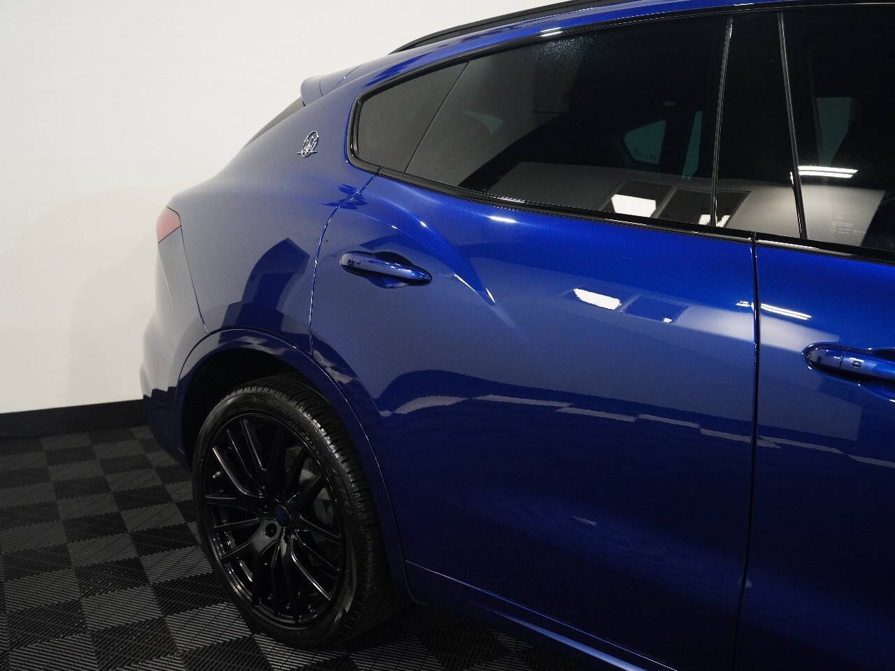 BLU EMOZIONE, 2019 MASERATI LEVANTE Image 15