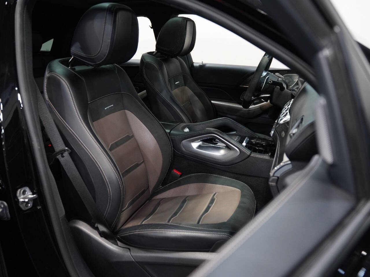 OBSIDIAN BLACK METALLIC, 2021 MERCEDES-BENZ MERCEDES-AMG GLE COUPE Image 35