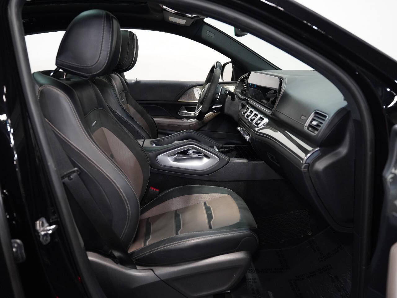 OBSIDIAN BLACK METALLIC, 2021 MERCEDES-BENZ MERCEDES-AMG GLE COUPE Image 36
