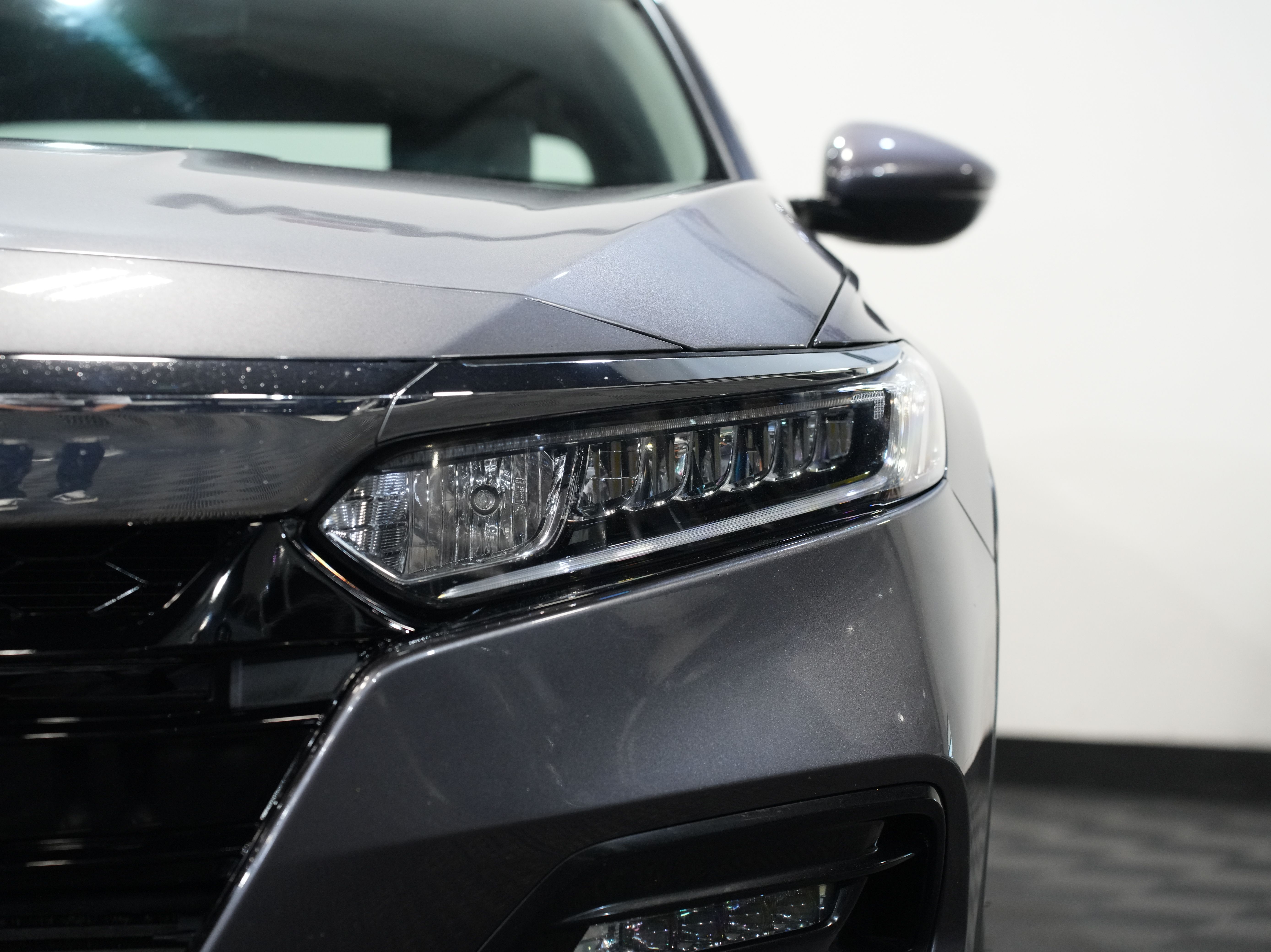 GRAY, 2018 HONDA ACCORD Image 10